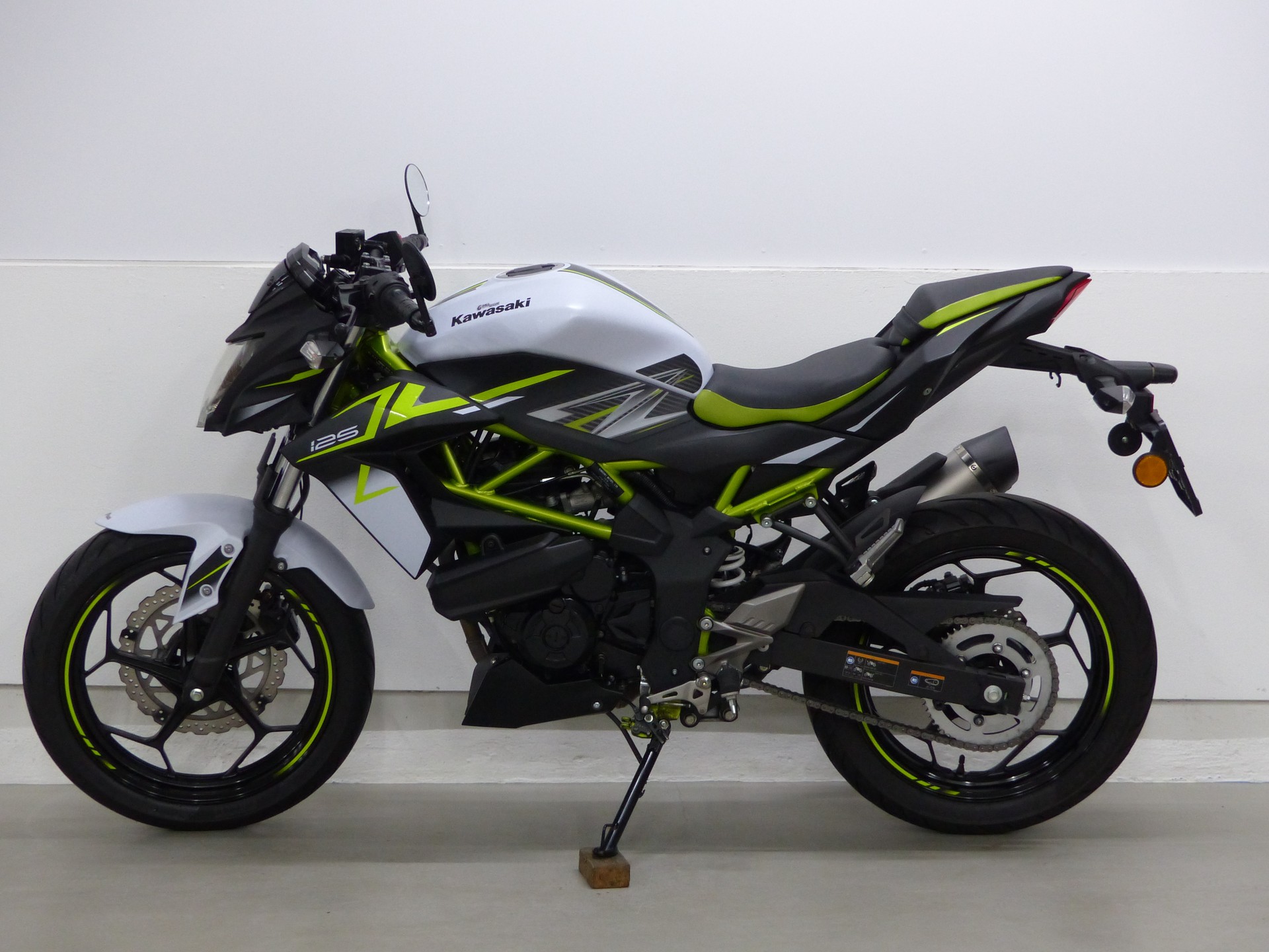 KAWASAKI Z 125 ABS mit Zubehör-image-2