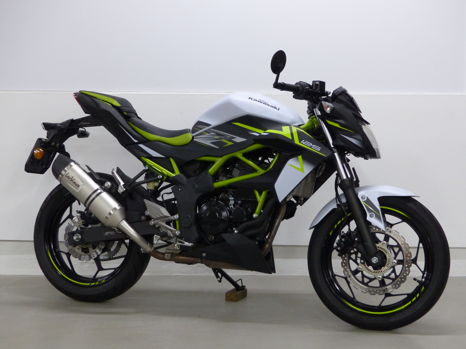KAWASAKI Z 125 ABS mit Zubehör-image-1