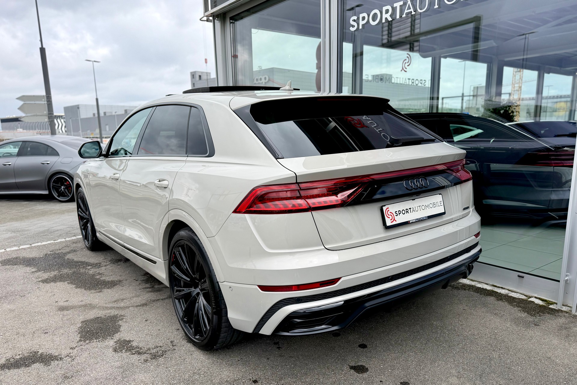 AUDI Q8 50 TDI quattro tiptronic *vikunjabeige metallic - 23 Zoll - Adaptive air suspension sport*-image-8