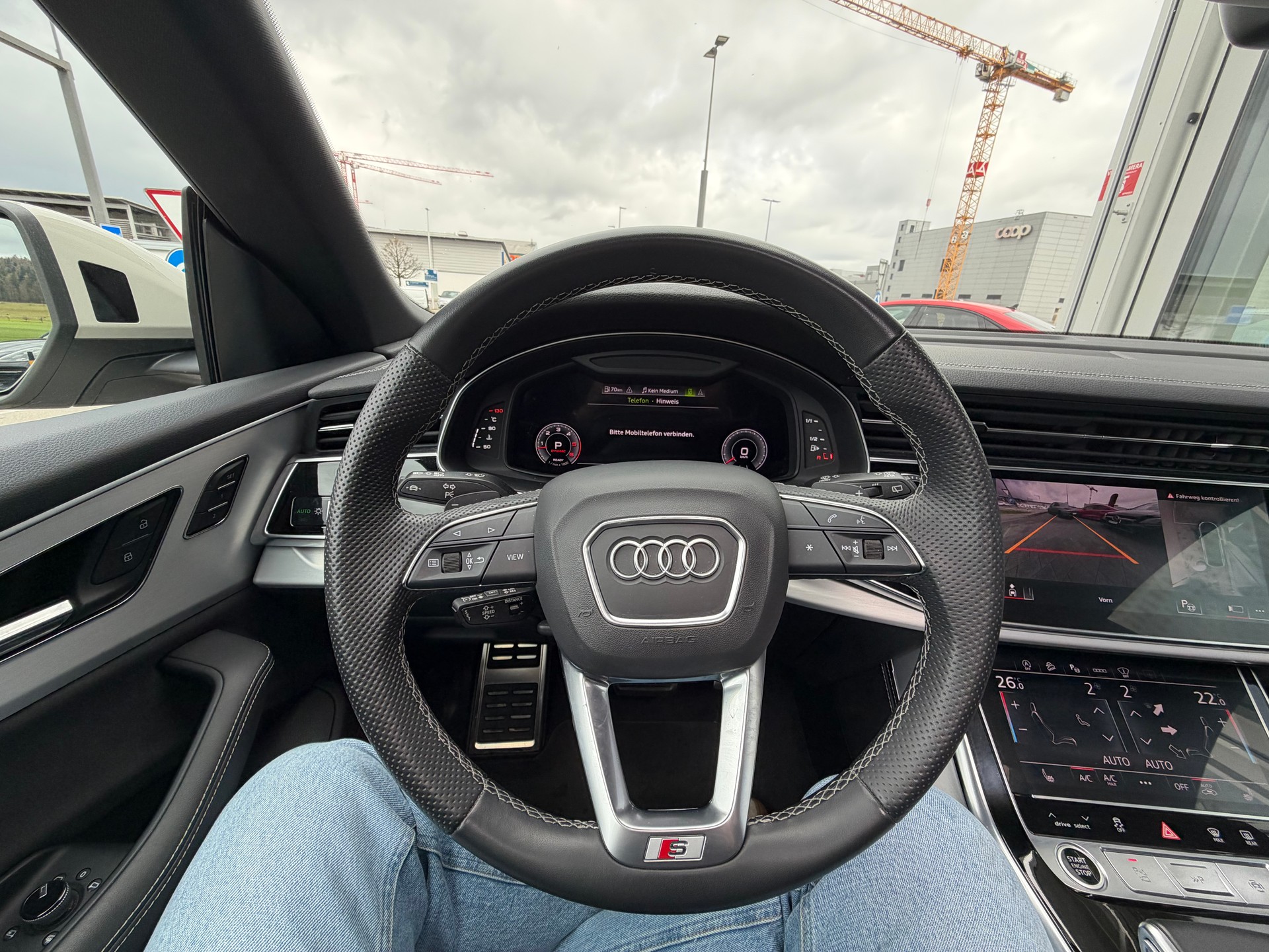 AUDI Q8 50 TDI quattro tiptronic *vikunjabeige metallic - 23 Zoll - Adaptive air suspension sport*-image-16