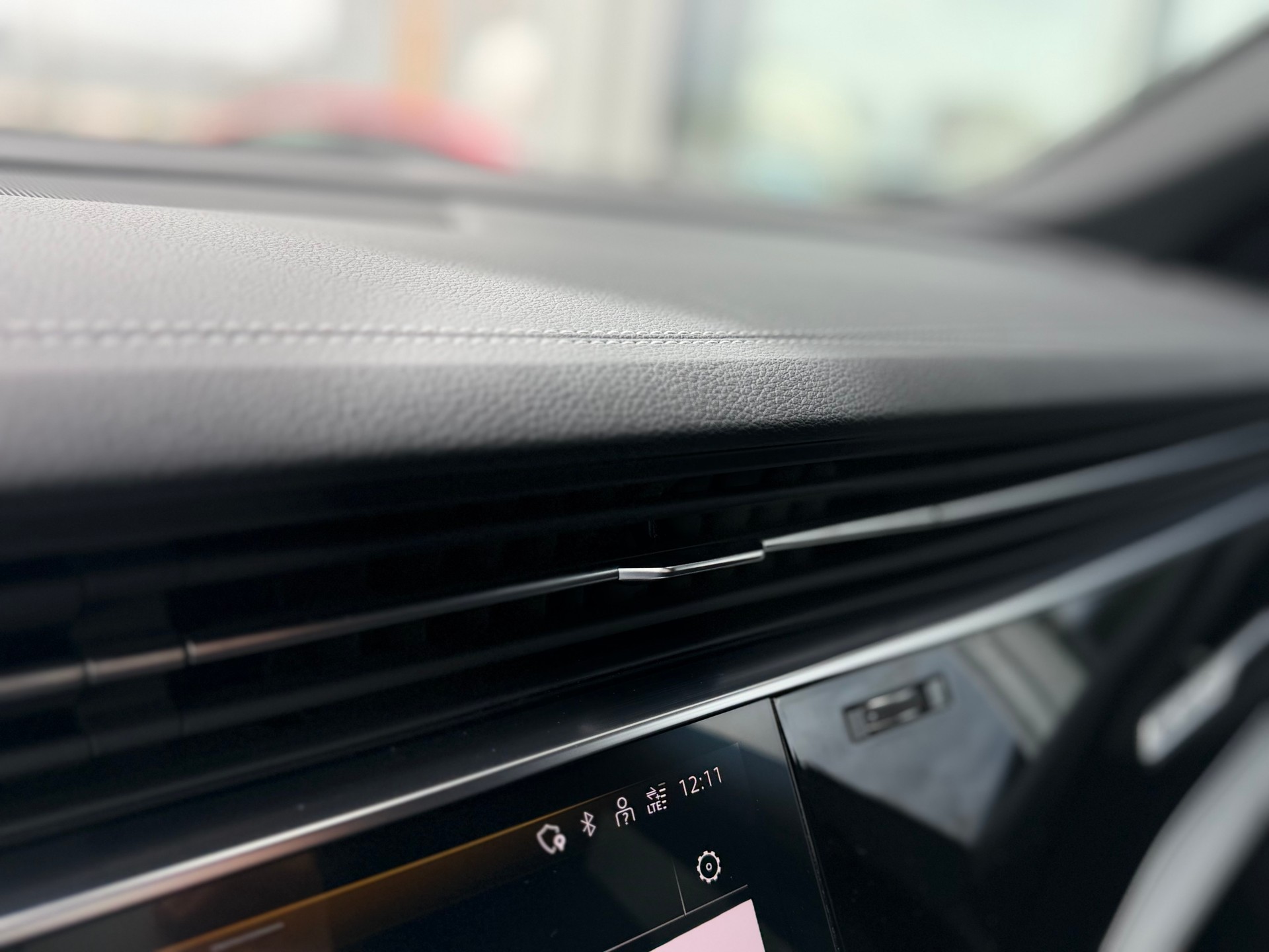 AUDI Q8 50 TDI quattro tiptronic *vikunjabeige metallic - 23 Zoll - Adaptive air suspension sport*-image-26
