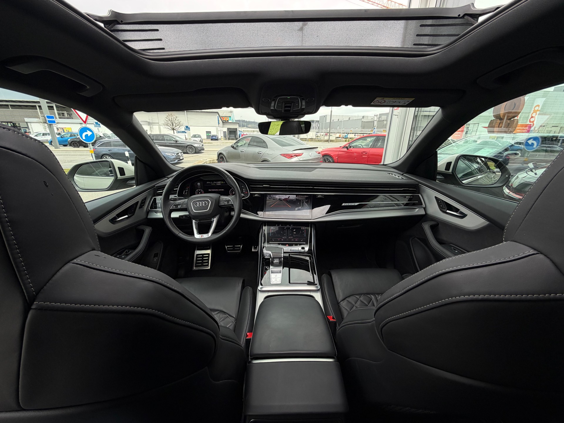 AUDI Q8 50 TDI quattro tiptronic *vikunjabeige metallic - 23 Zoll - Adaptive air suspension sport*-image-15