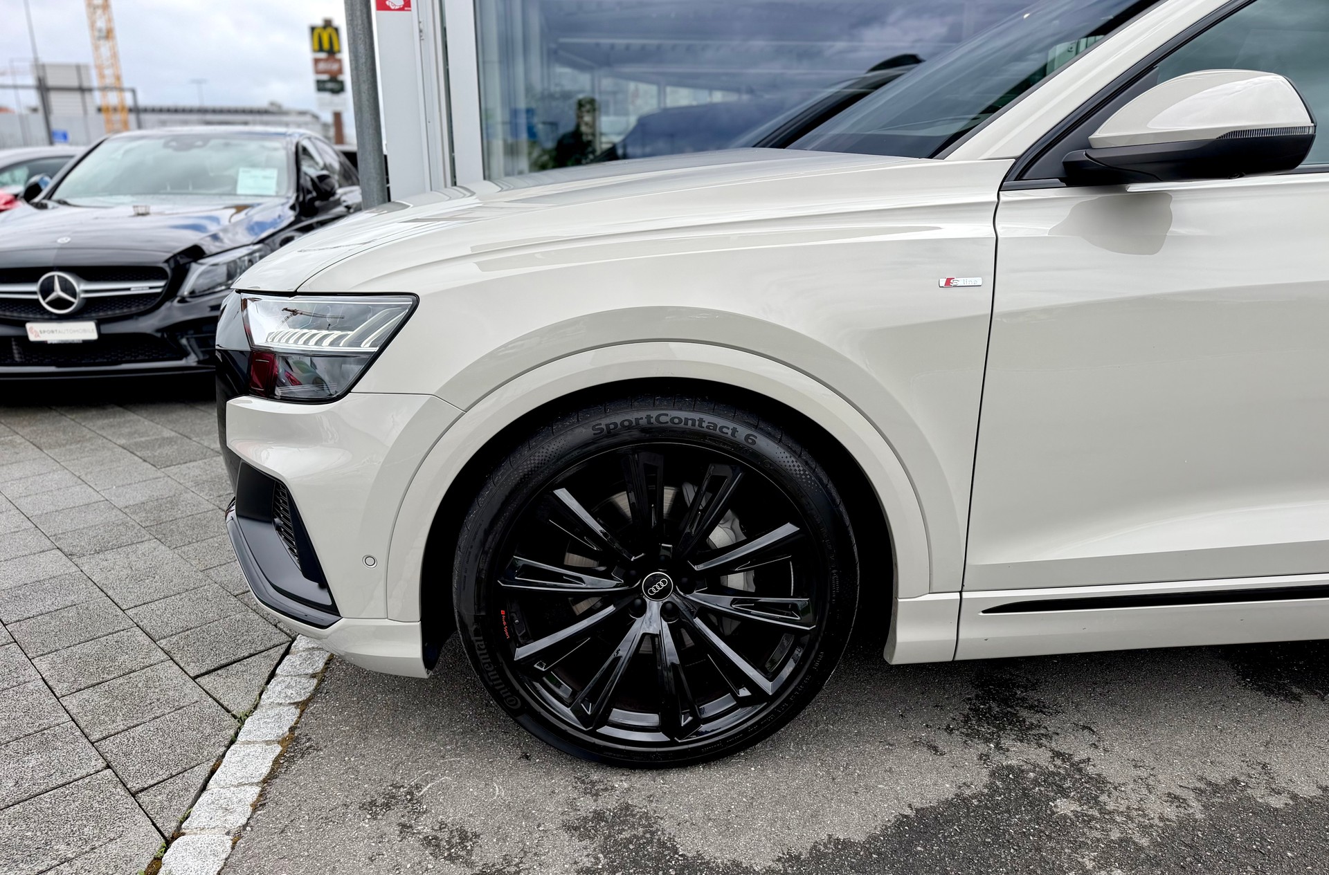 AUDI Q8 50 TDI quattro tiptronic *vikunjabeige metallic - 23 Zoll - Adaptive air suspension sport*-image-6