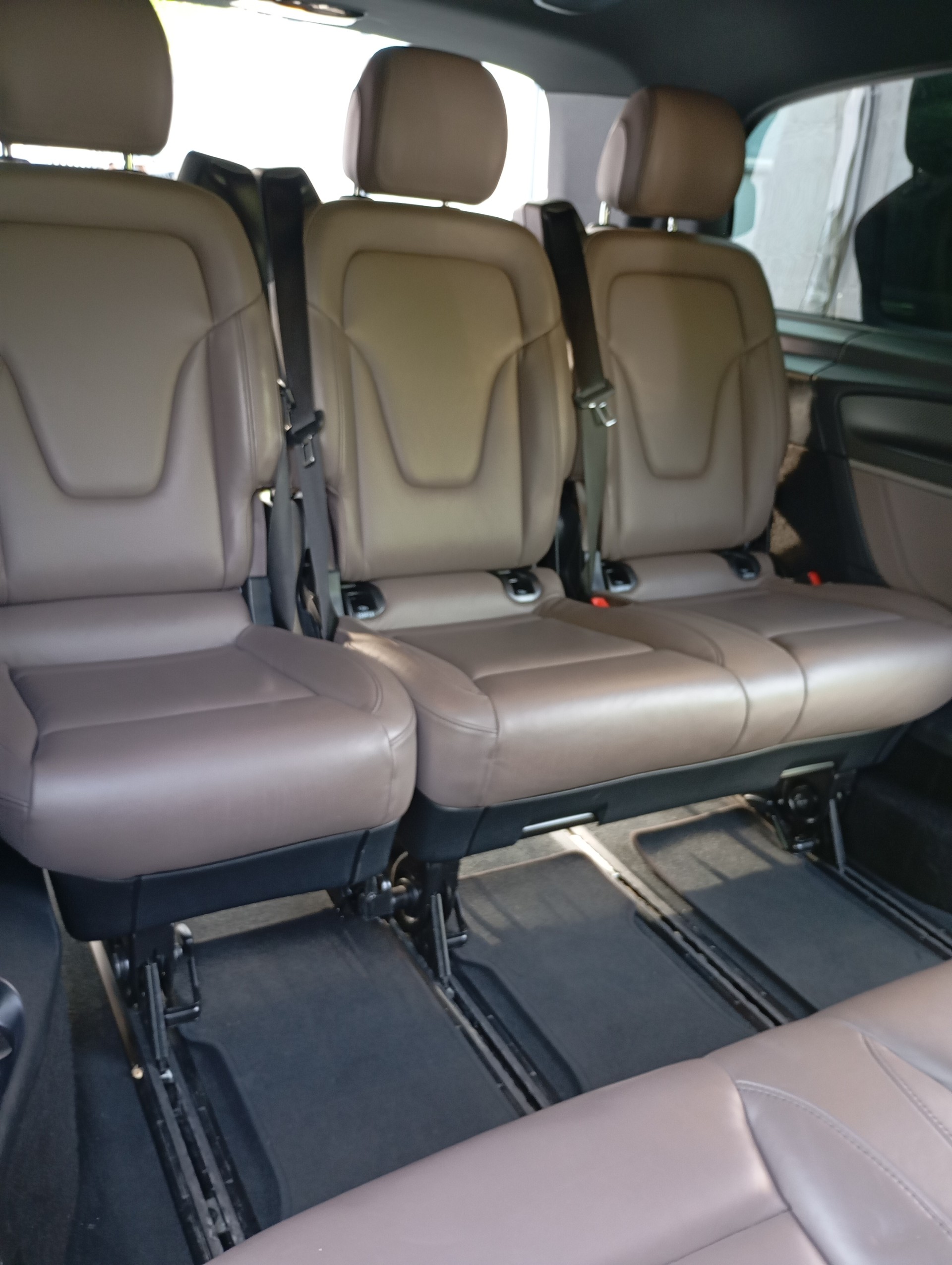 MERCEDES-BENZ V 300 d extralang Avantgarde 4Matic 9G-Tronic-image-14