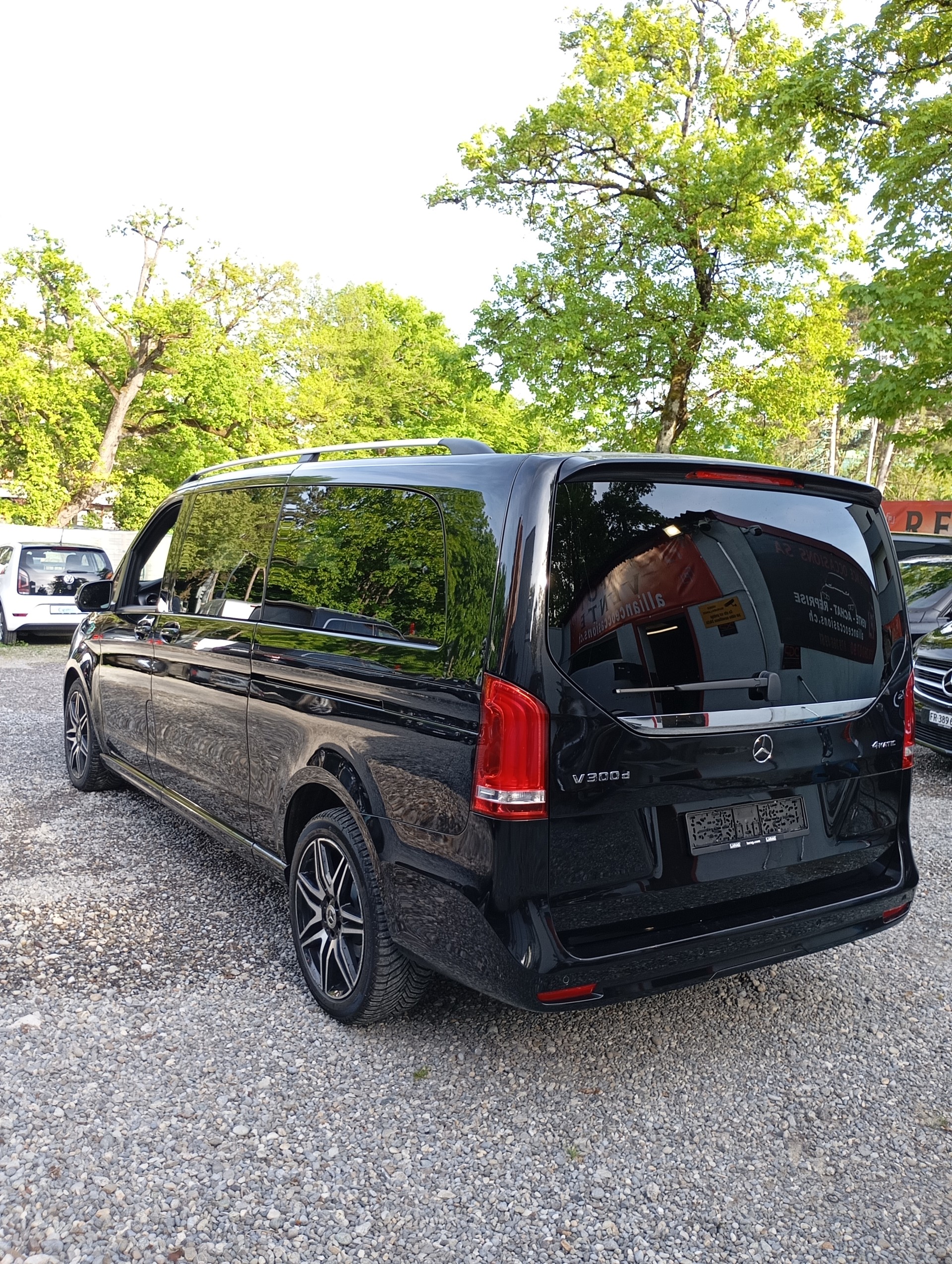 MERCEDES-BENZ V 300 d extralang Avantgarde 4Matic 9G-Tronic-image-8