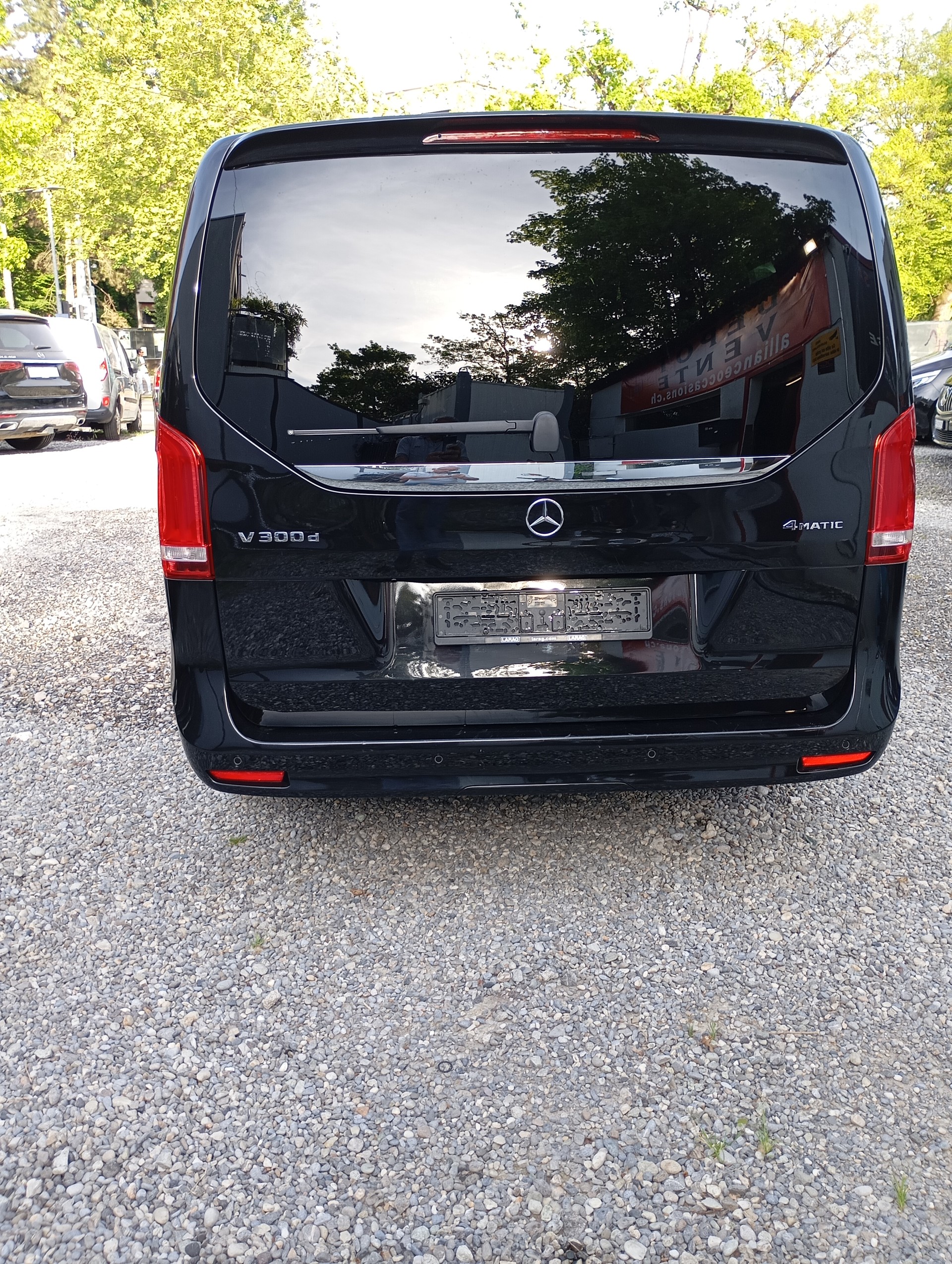 MERCEDES-BENZ V 300 d extralang Avantgarde 4Matic 9G-Tronic-image-9