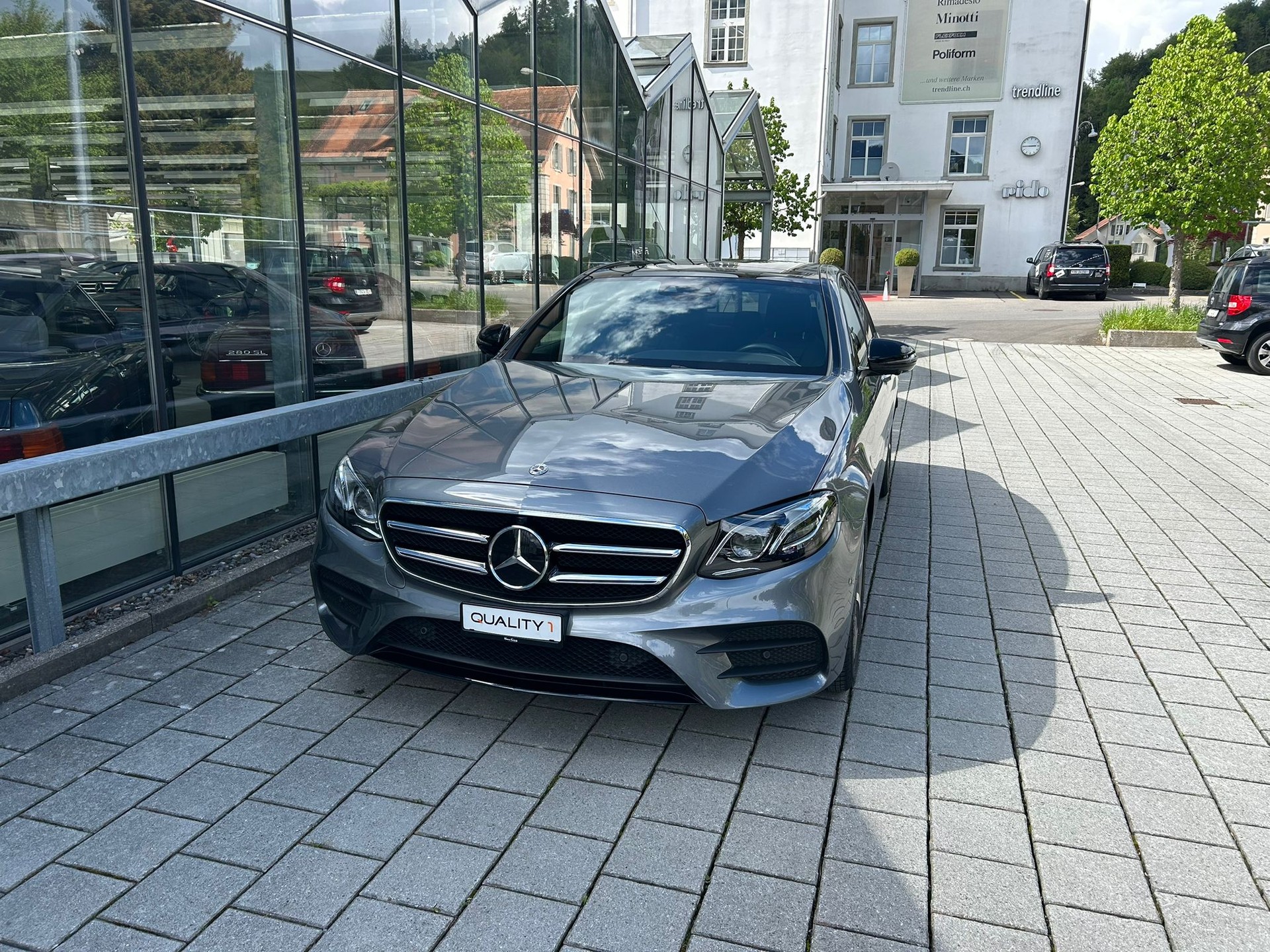 MERCEDES-BENZ E 450 AMG Line 4Matic 9G-Tronic-showroom-element-2