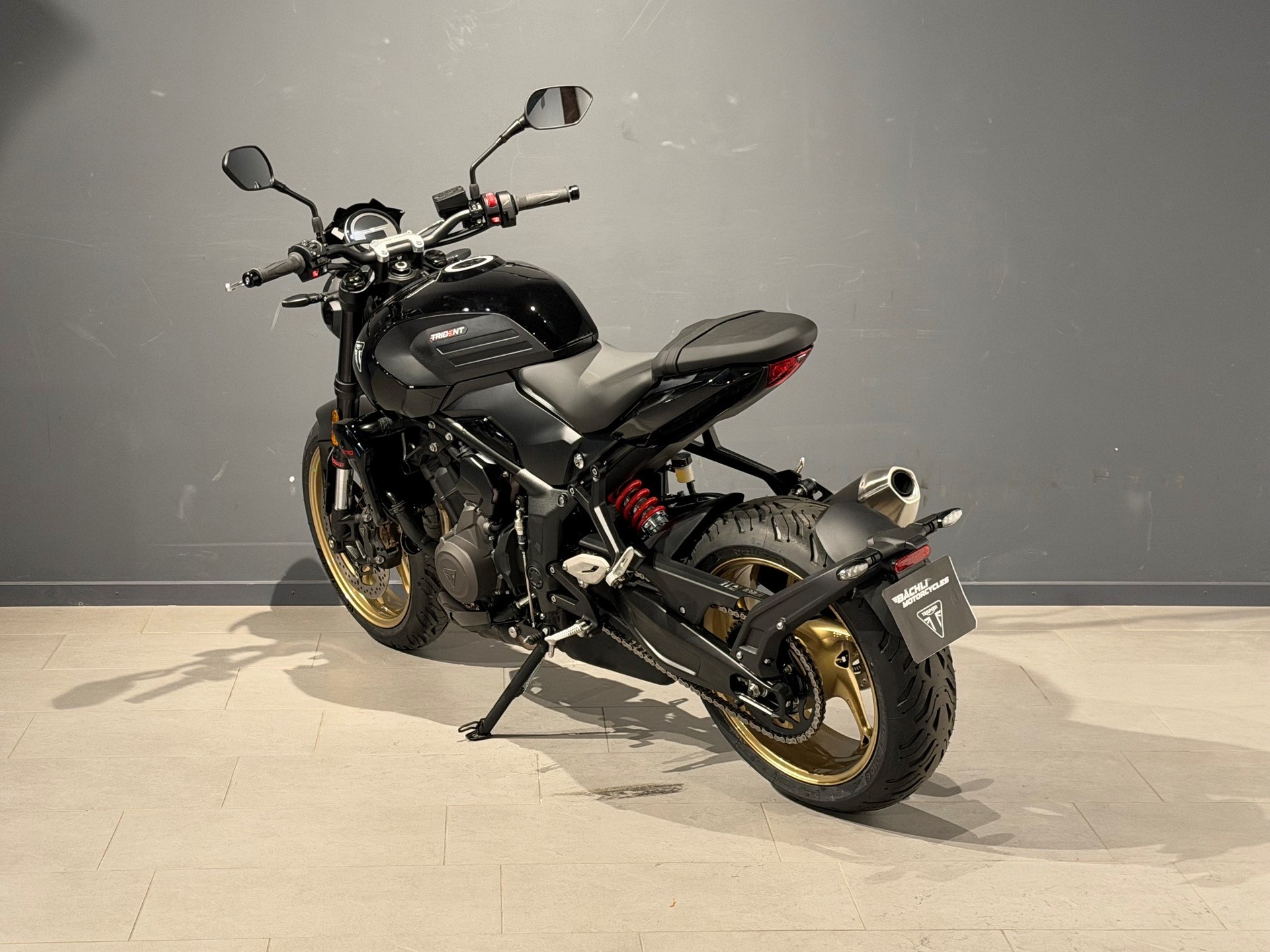 TRIUMPH Trident 800-image-4