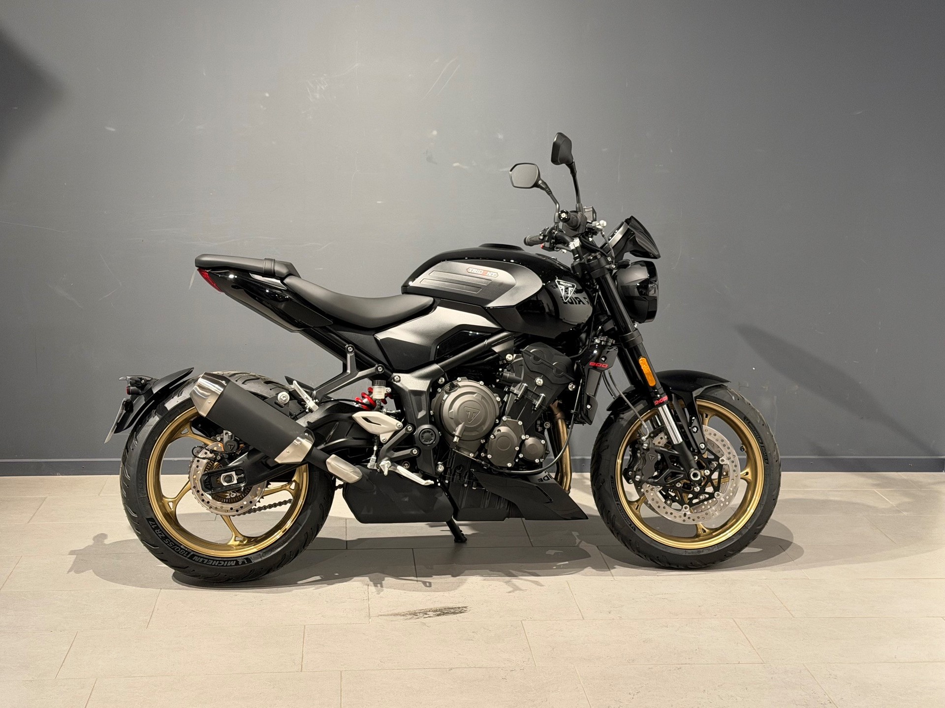 TRIUMPH Trident 800-image-0