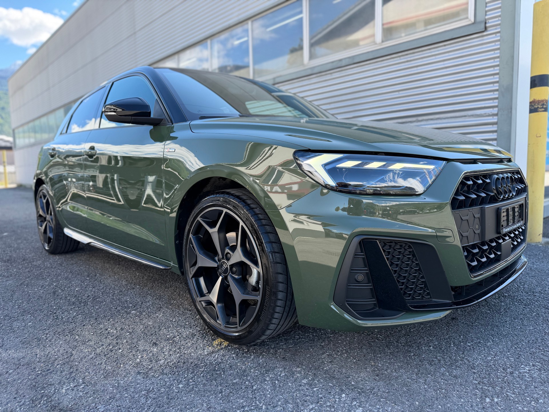 AUDI A1 Sportback 30 TFSI S Line Attraction S-tronic-image-2