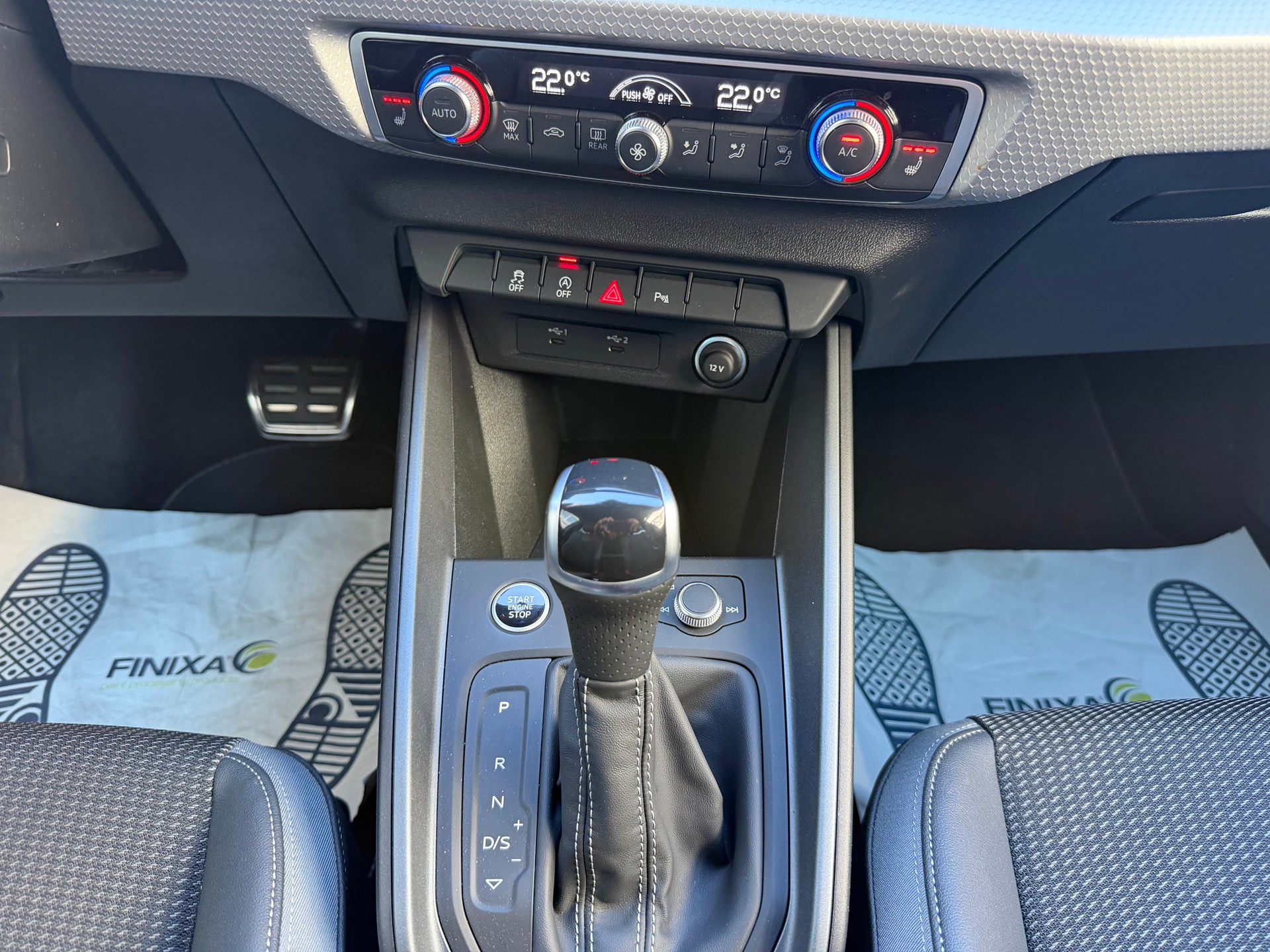 AUDI A1 Sportback 30 TFSI S Line Attraction S-tronic-image-9