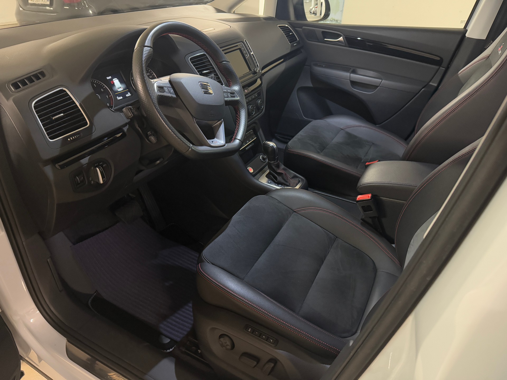 SEAT Alhambra 2.0 TDI Hola FR 4Drive-image-9