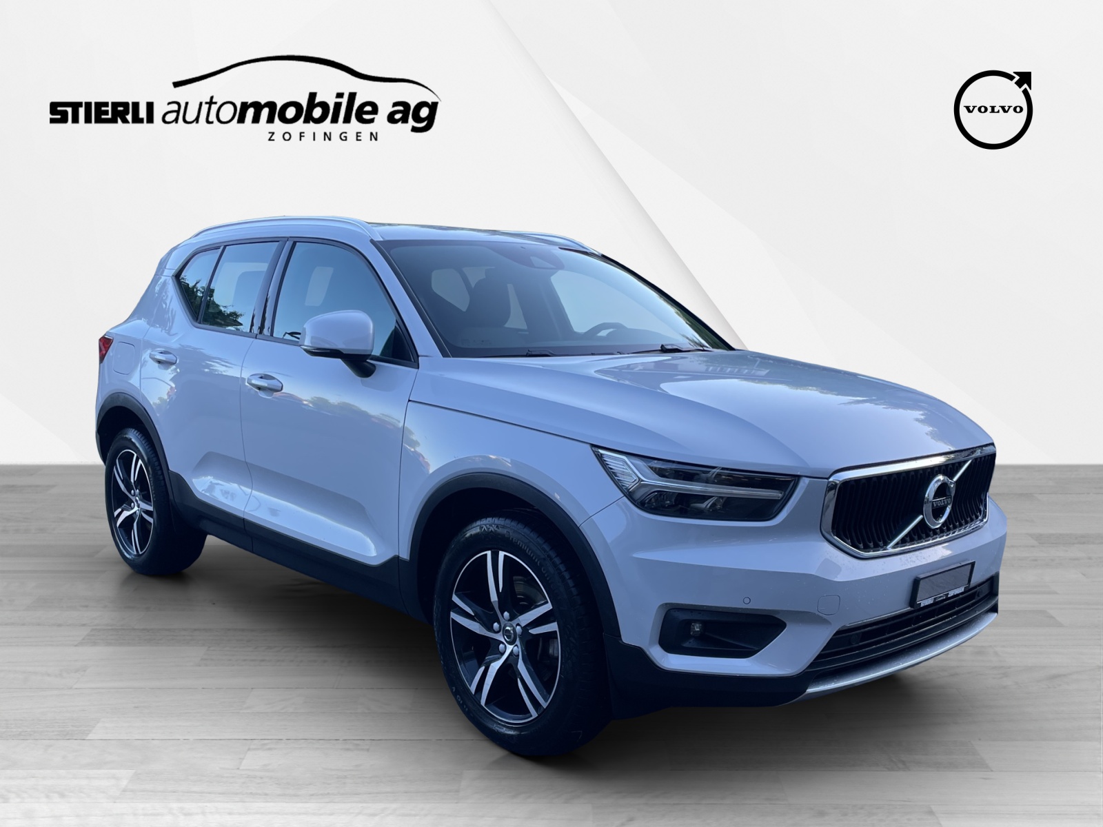 VOLVO XC40 2.0 B4 MH Momentum AWD-showroom-element-2