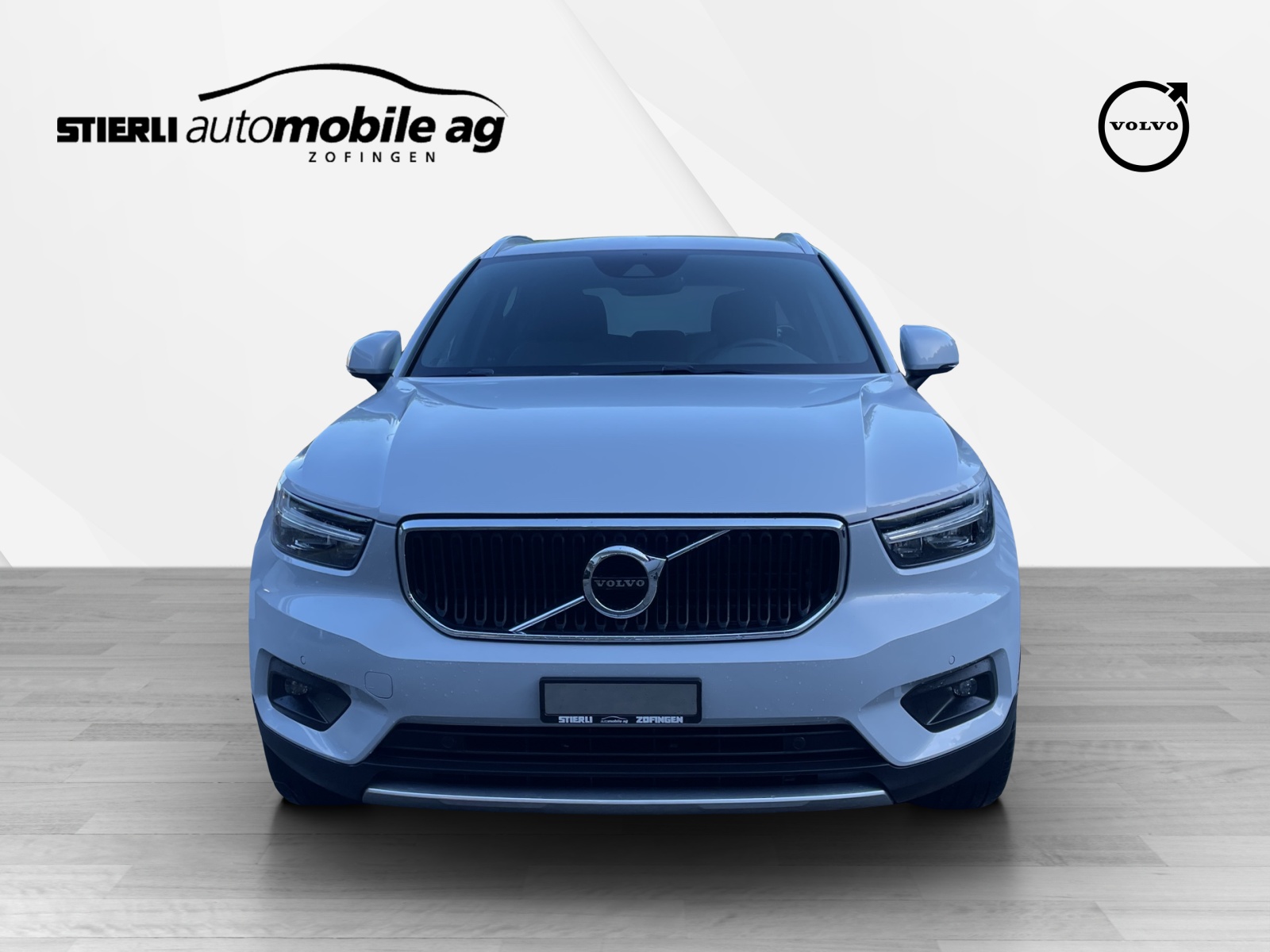 VOLVO XC40 2.0 B4 MH Momentum AWD-showroom-element-1