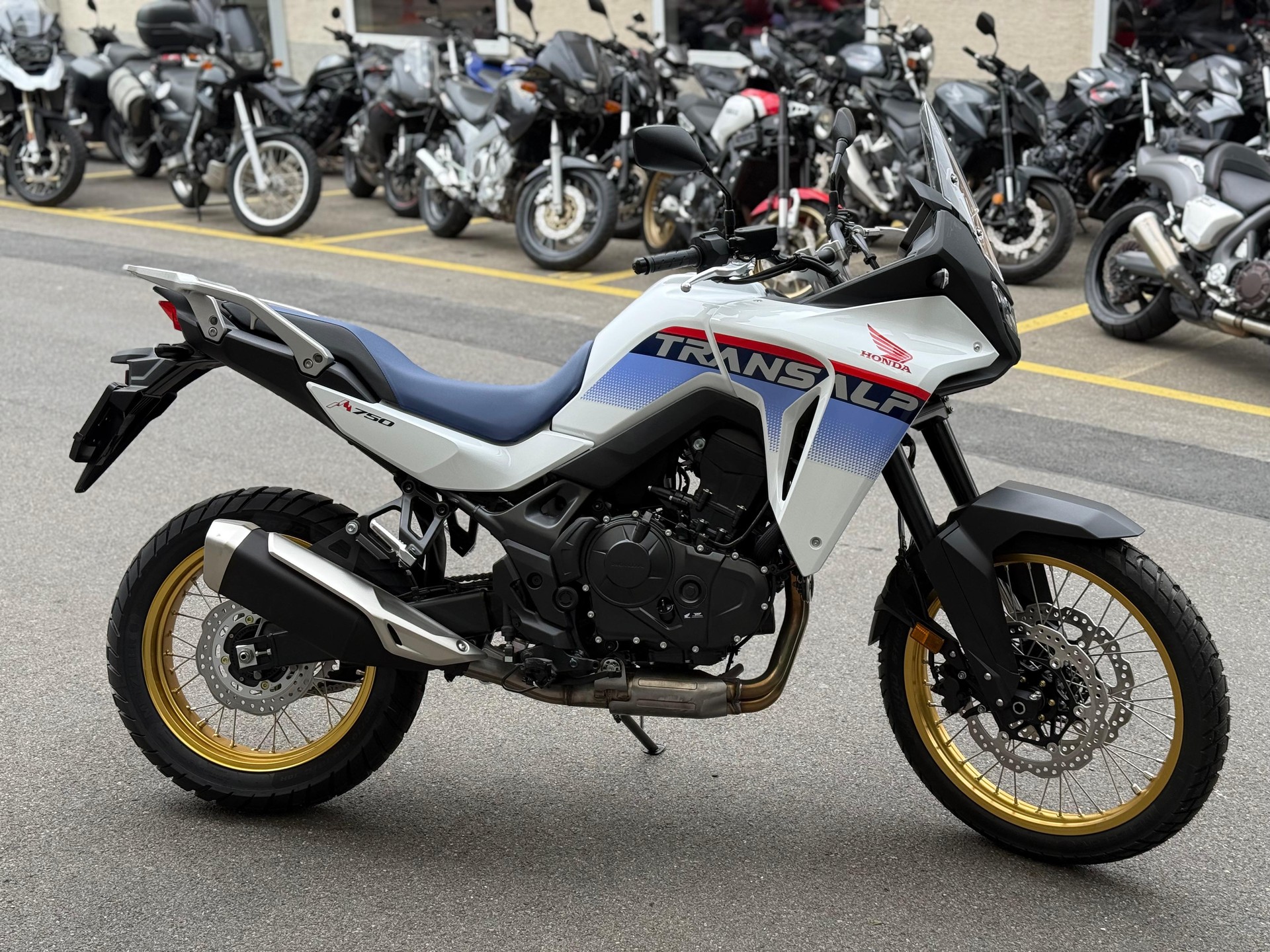 HONDA XL 750 Transalp-image-3