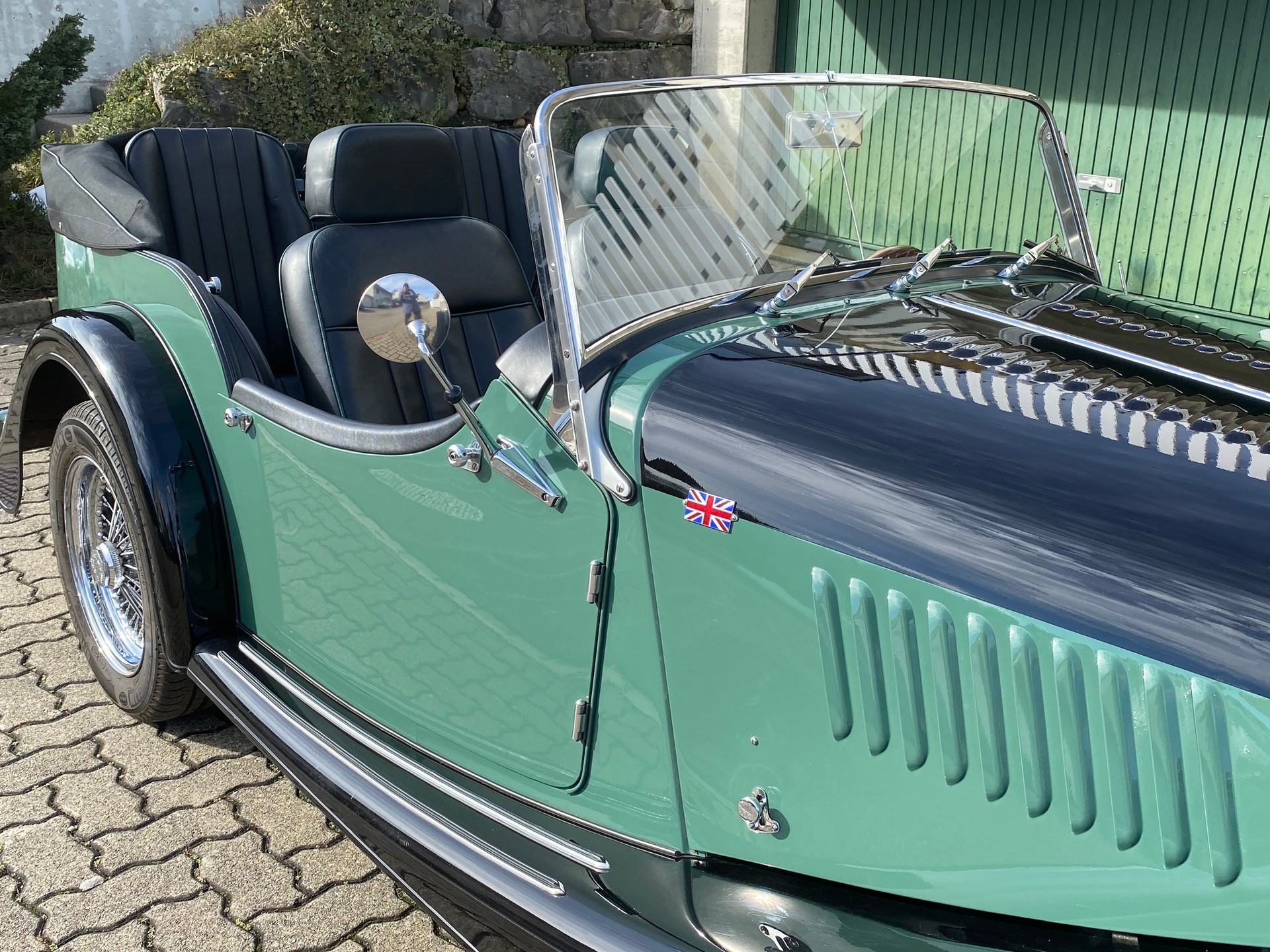 MORGAN 4-Seater-image-1