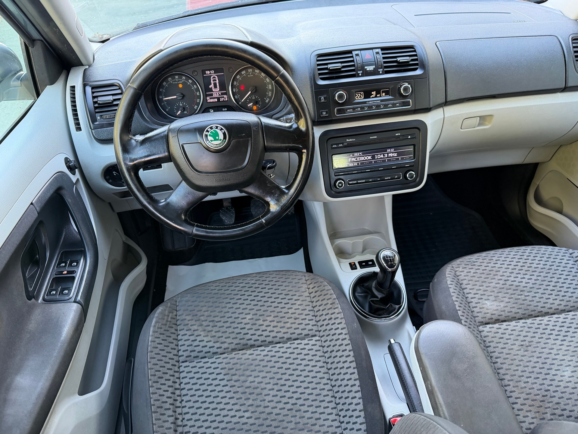 SKODA Fabia 1.2 TDI Greenline-image-7