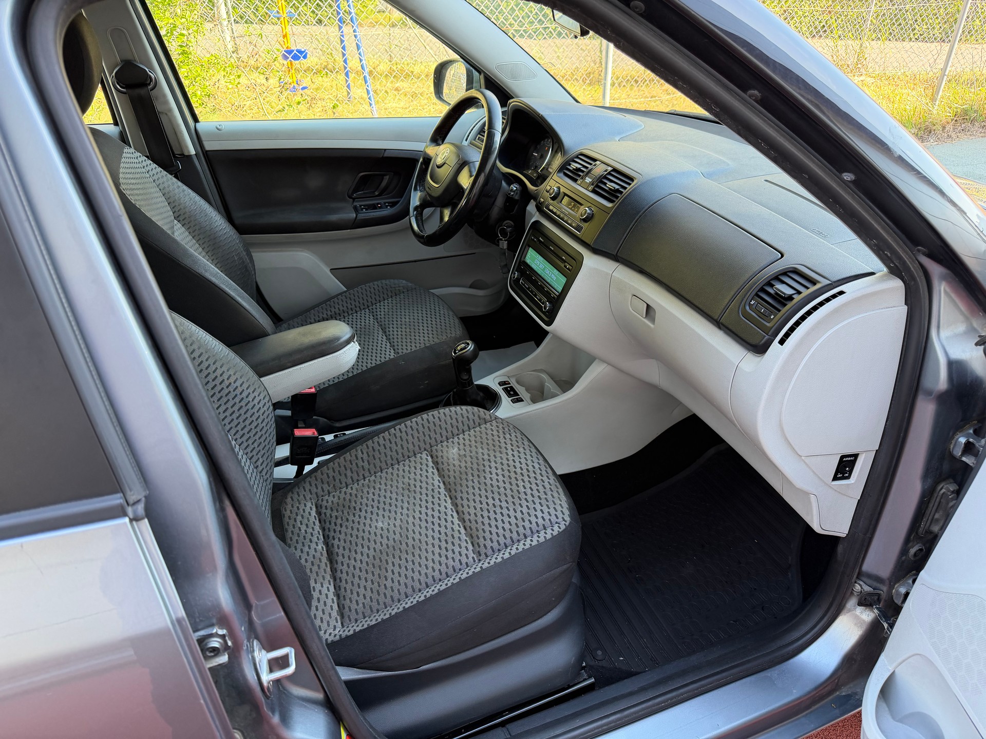 SKODA Fabia 1.2 TDI Greenline-image-9