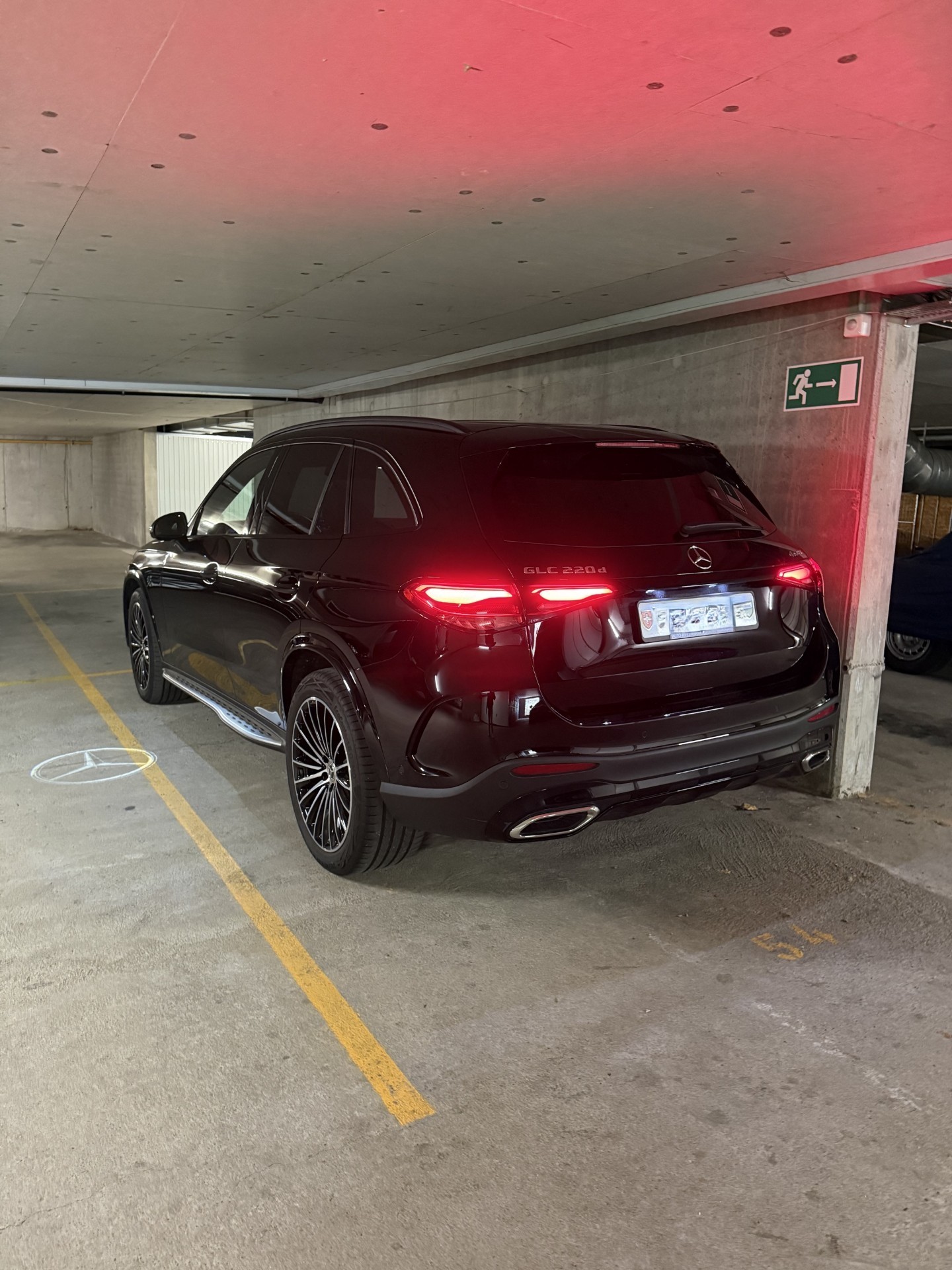 MERCEDES-BENZ GLC 220 d AMG Line 4matic-image-10
