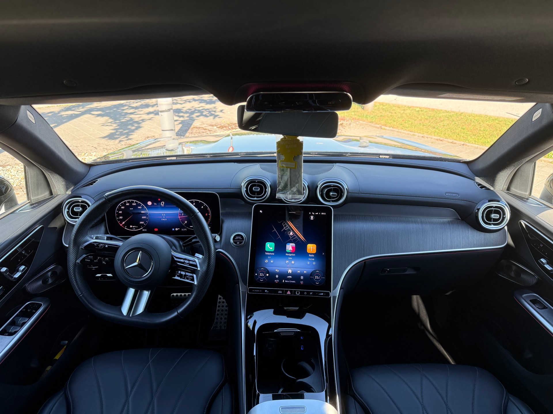 MERCEDES-BENZ GLC 220 d AMG Line 4matic-image-12