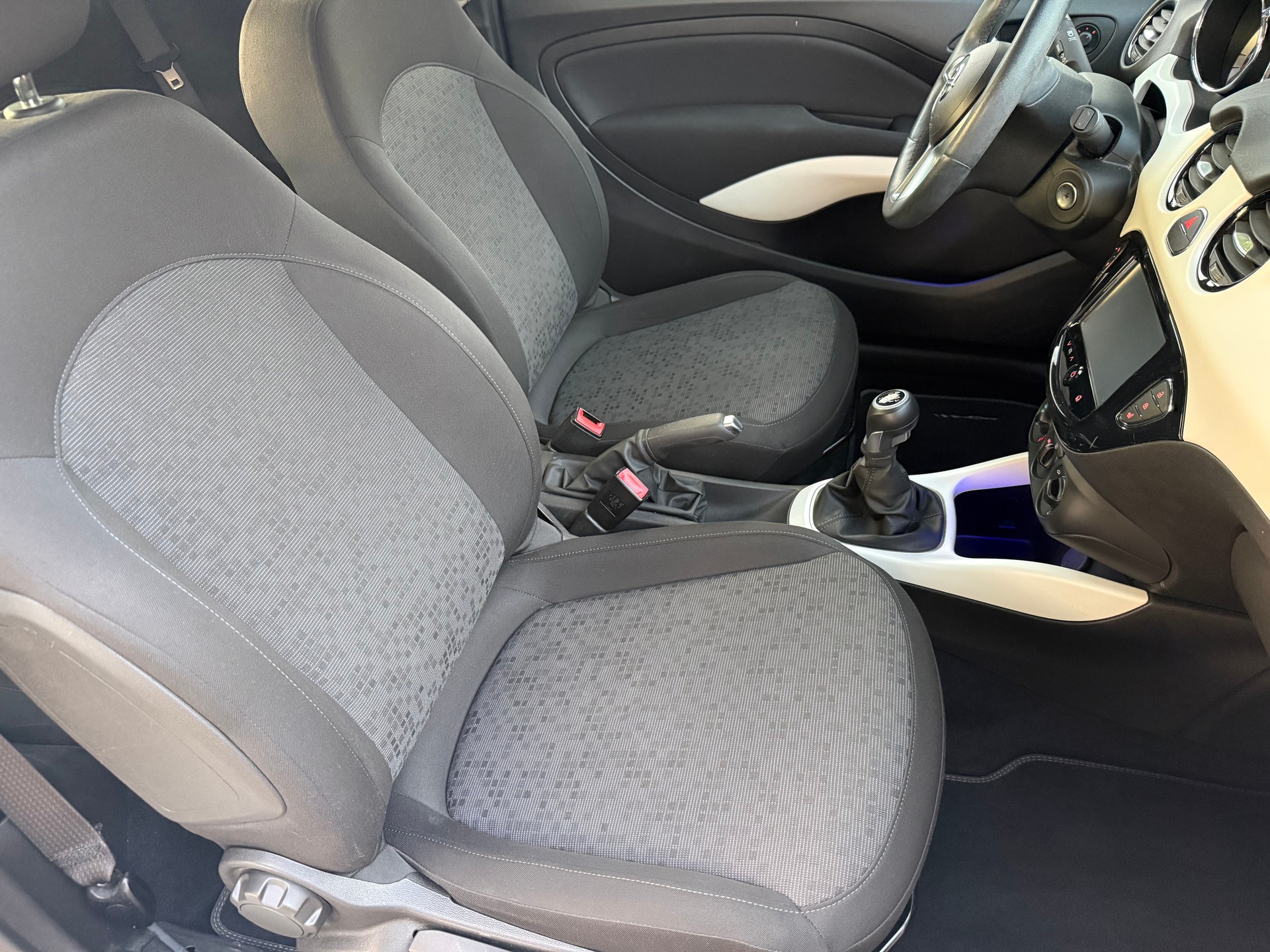 OPEL Adam 1.4 ecoFLEX Stars-image-12