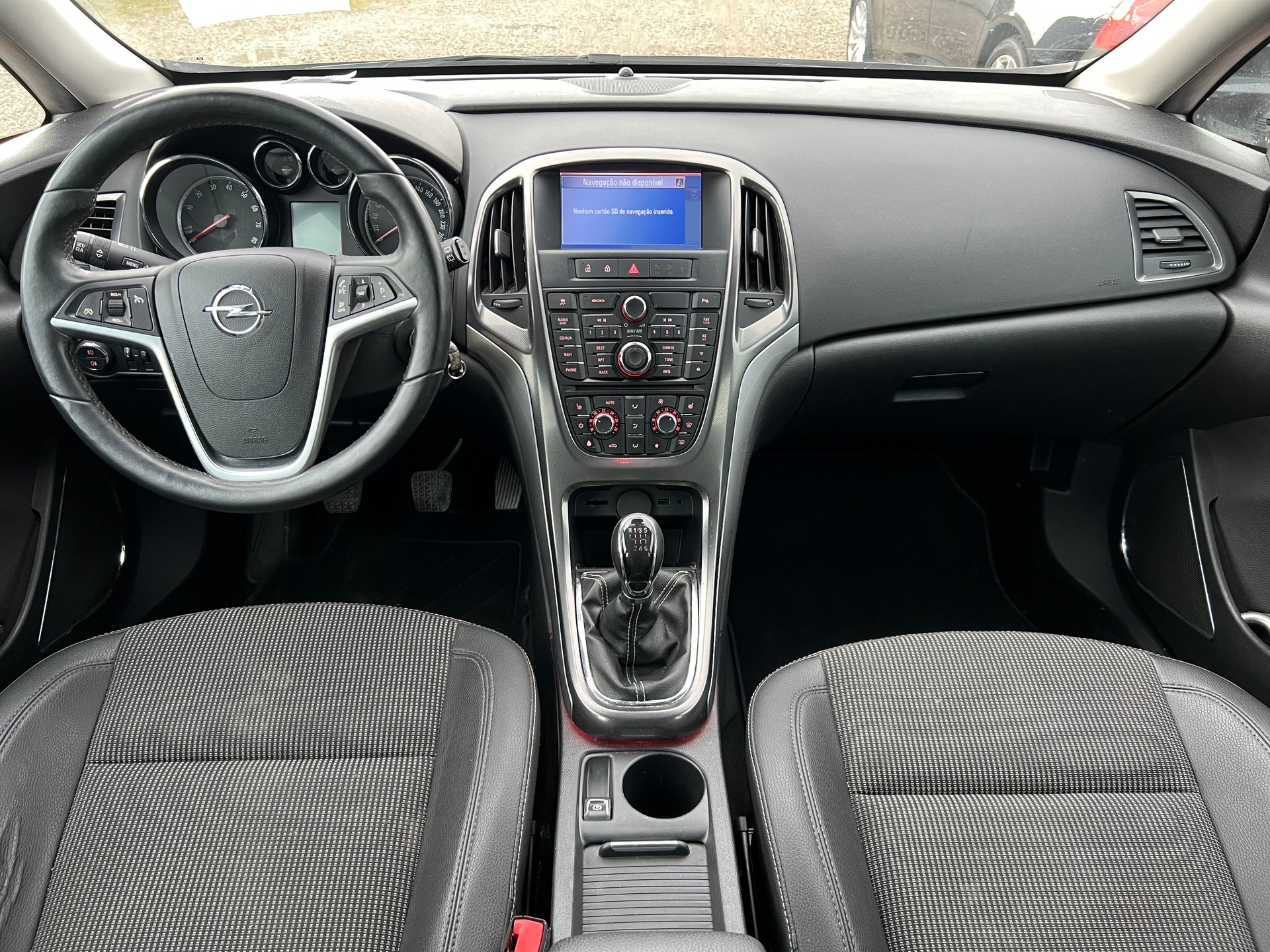 OPEL Astra 1.4i 16V Turbo Cosmo-image-12