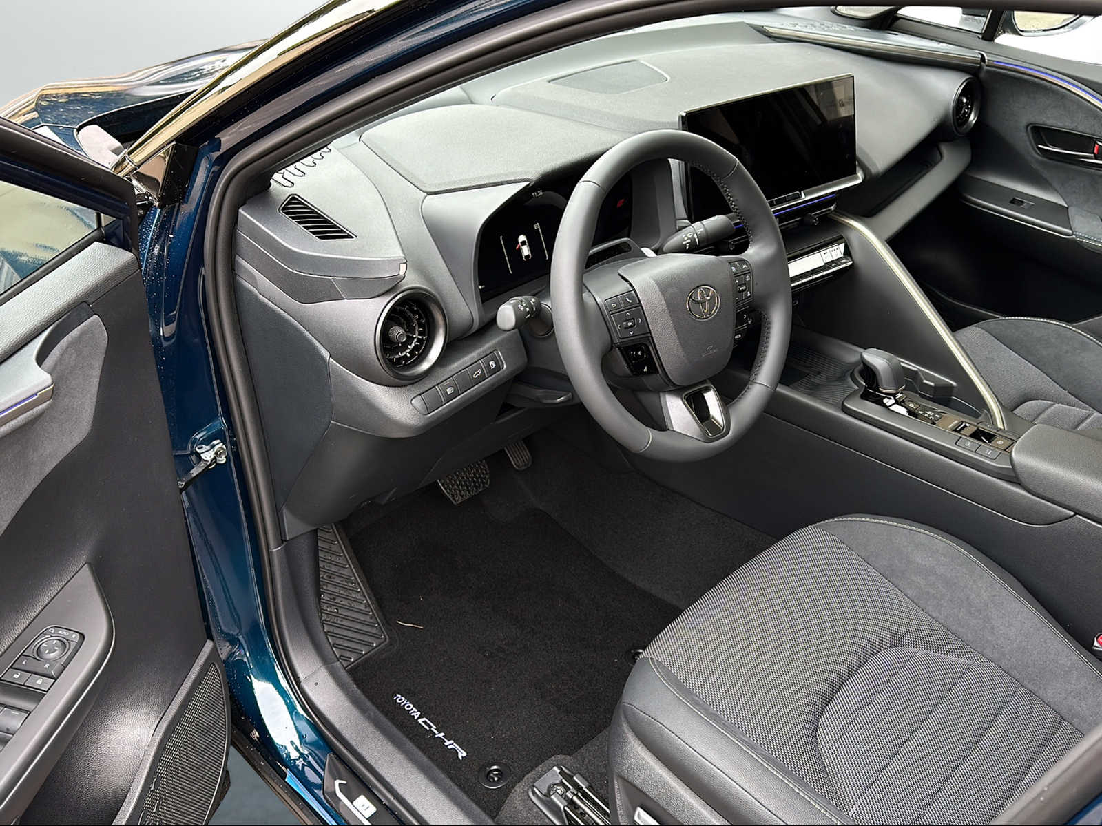 TOYOTA C-HR 2.0 HSD CVT Style 4WD-image-5