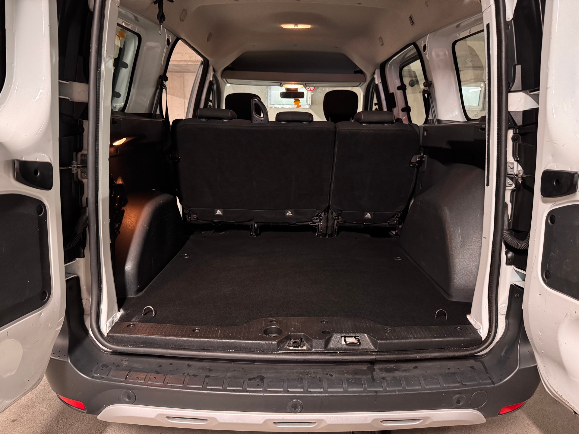 DACIA Dokker TCE 130 16V Stepway-image-8