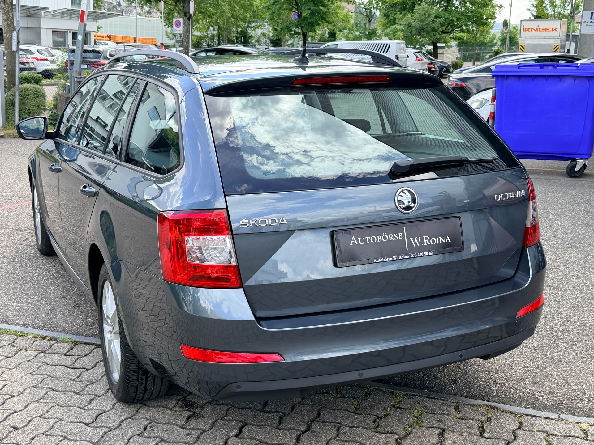 SKODA Octavia Combi 1.4 TSI Ambition DSG-image-4