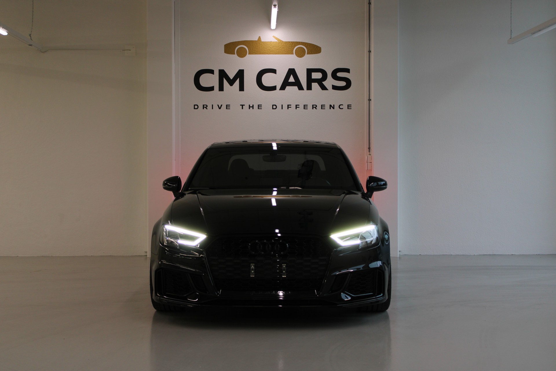 AUDI RS3 Limousine 2.5 TSI quattro S-tronic-showroom-element-1