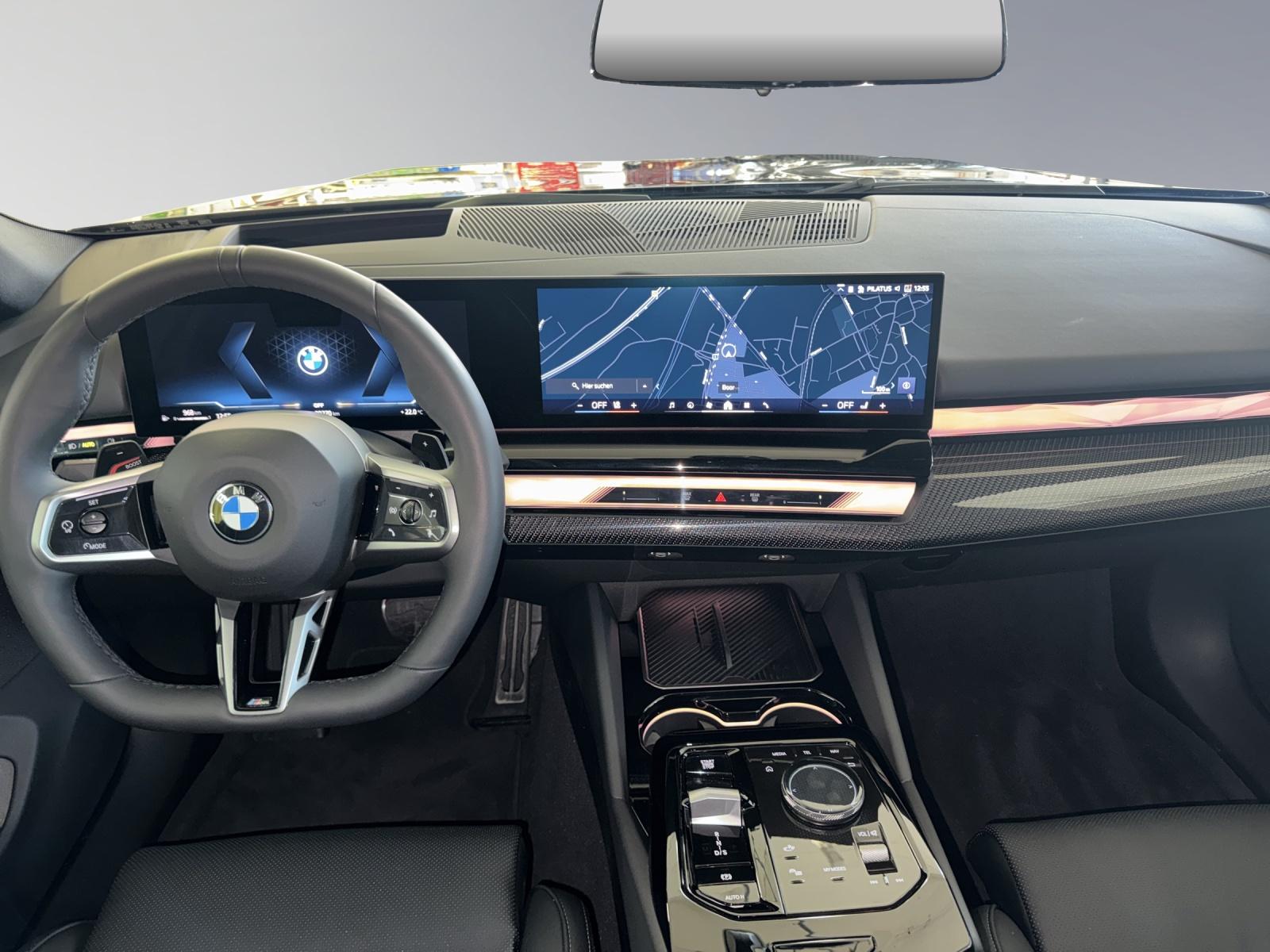BMW 520d xDrive Touring-image-12