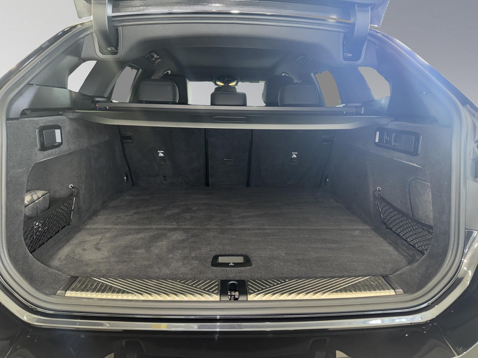BMW 520d xDrive Touring-image-15