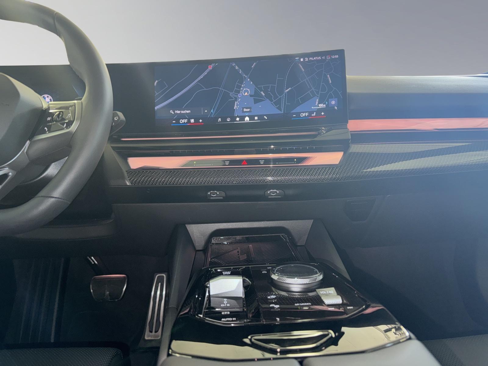 BMW 520d xDrive Touring-image-11