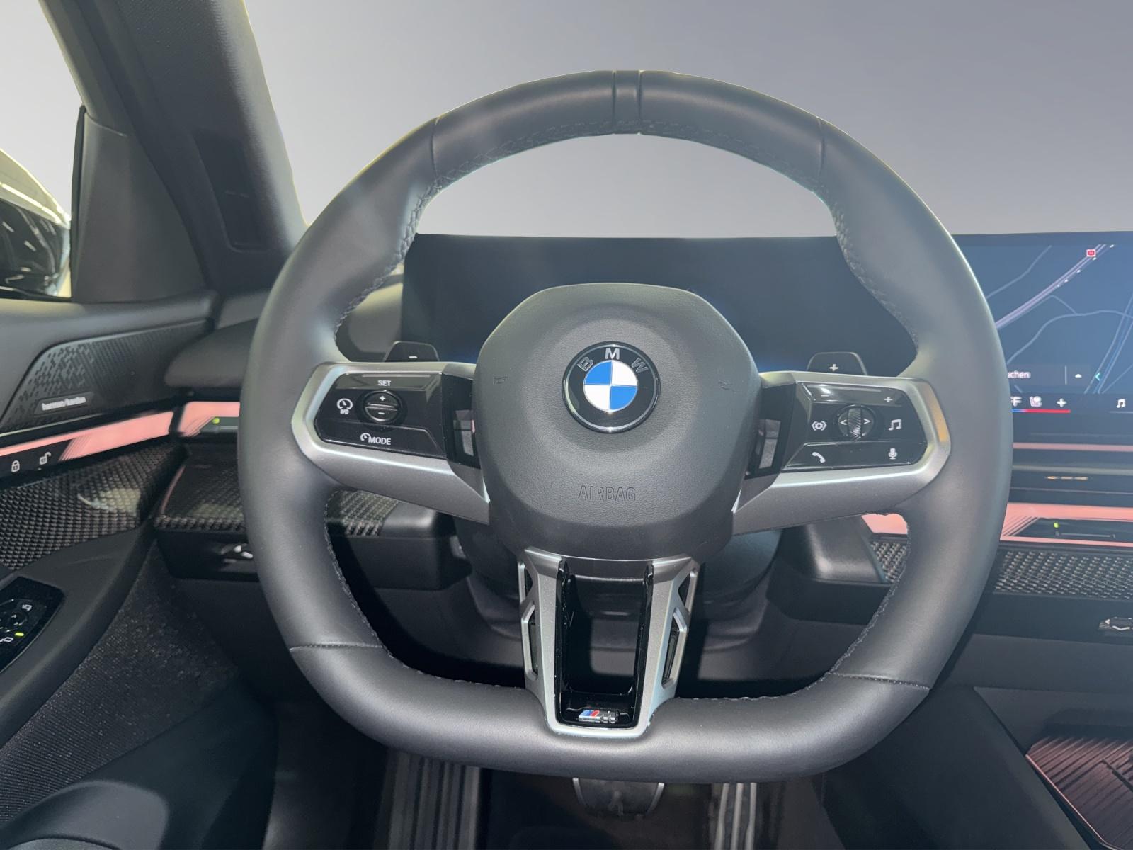 BMW 520d xDrive Touring-image-10