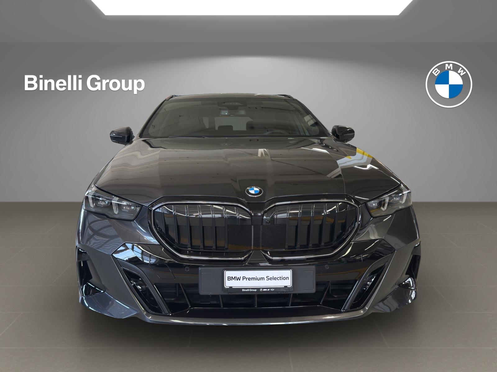 BMW 520d xDrive Touring-showroom-element-1