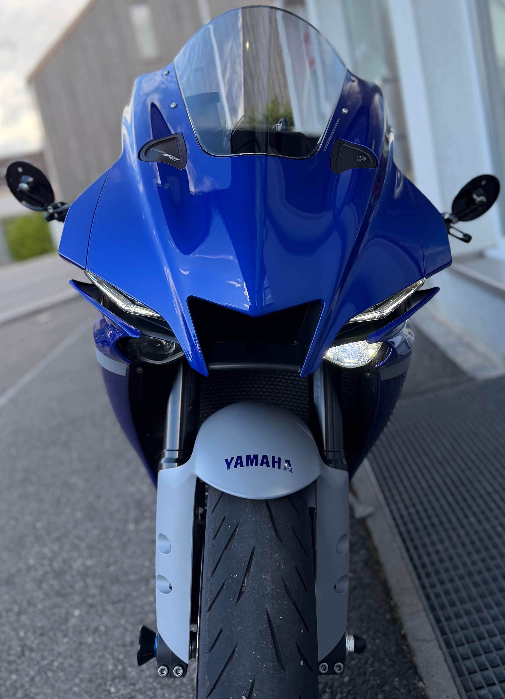 YAMAHA YZF-R1 ABS-image-1