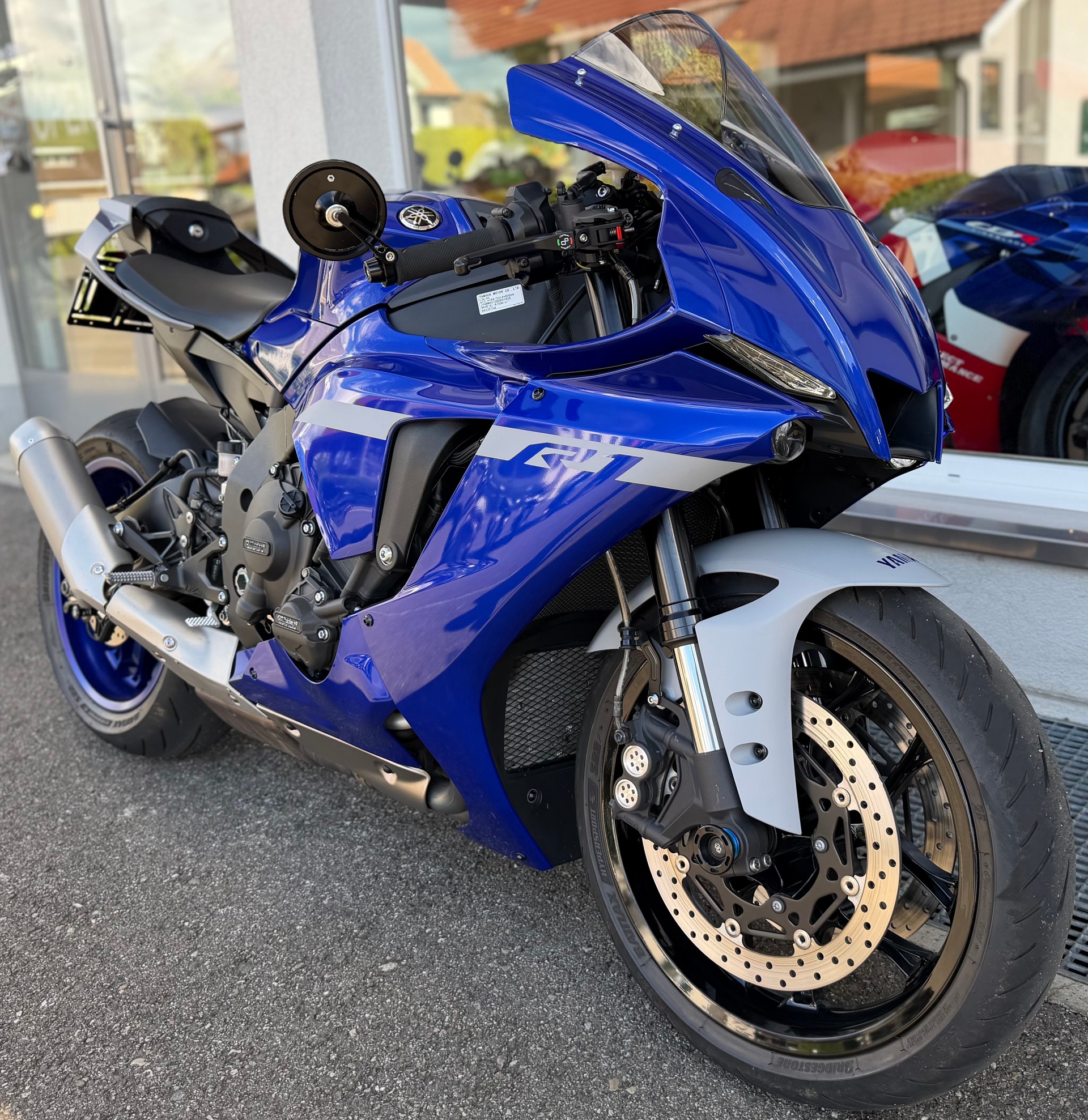 YAMAHA YZF-R1 ABS-image-2