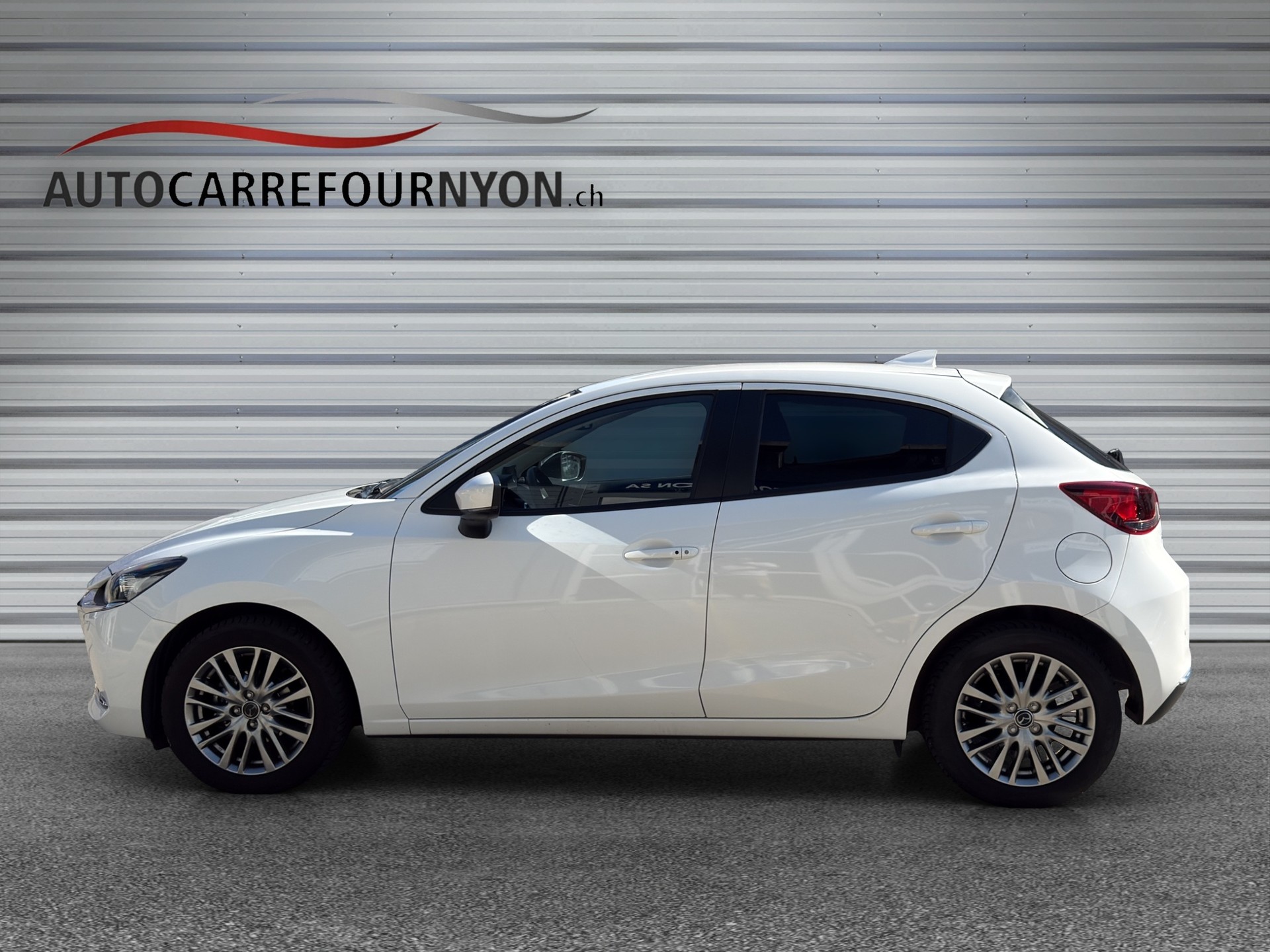 MAZDA 2 SKYACTIV-G 90 Revolution Automat-showroom-element-2