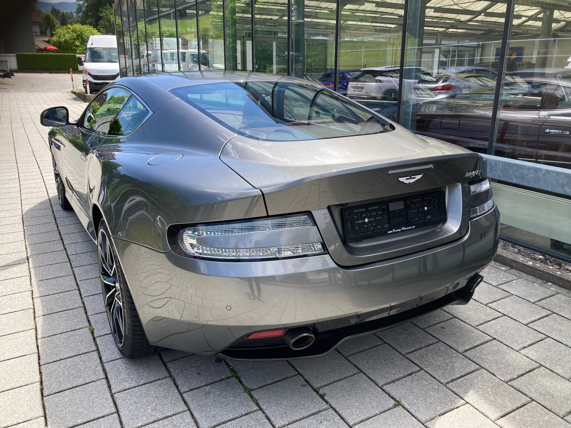 ASTON MARTIN DB9 GT Touchtronic 2-showroom-element-3