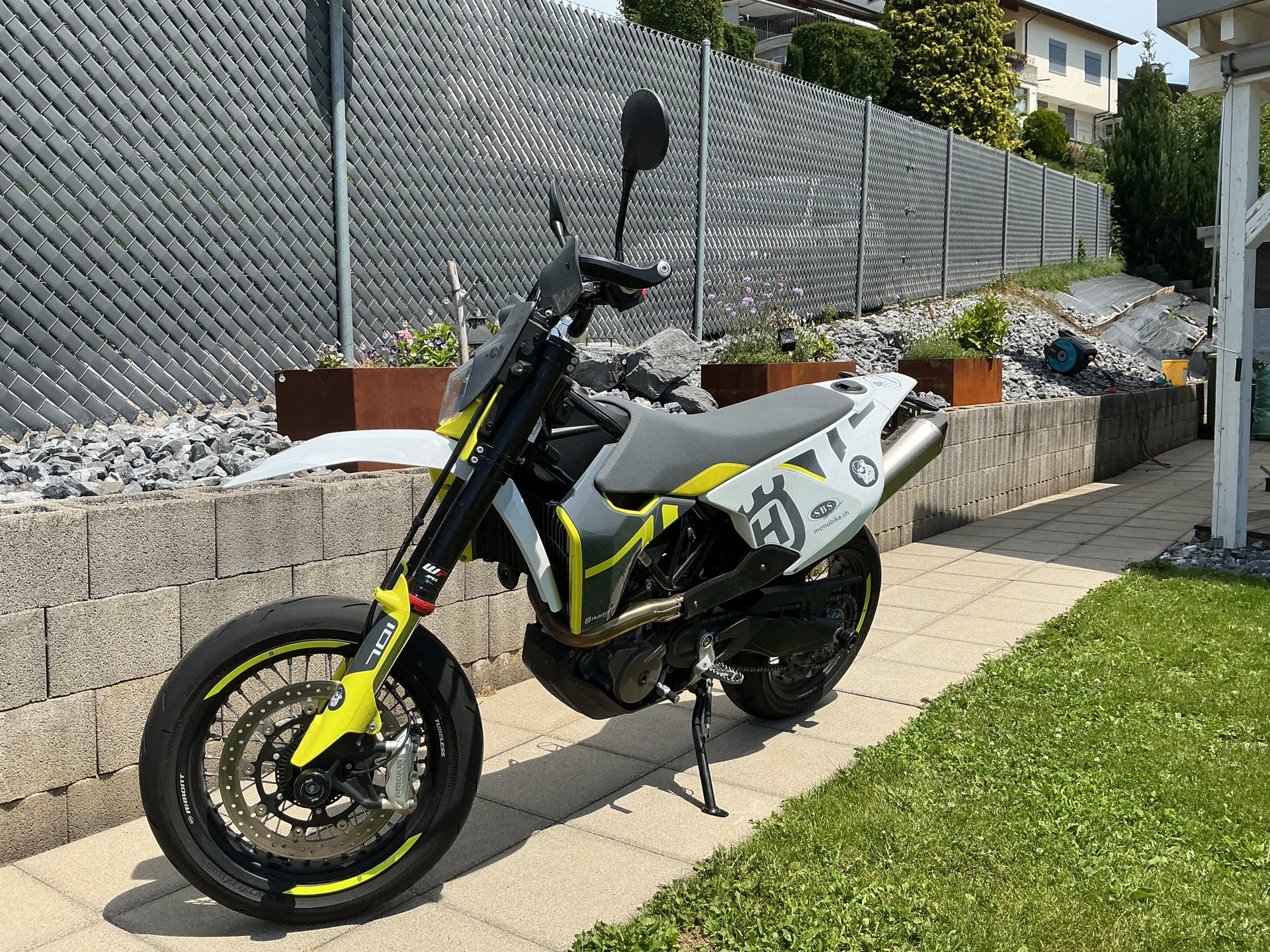 HUSQVARNA 701 Supermoto-image-2