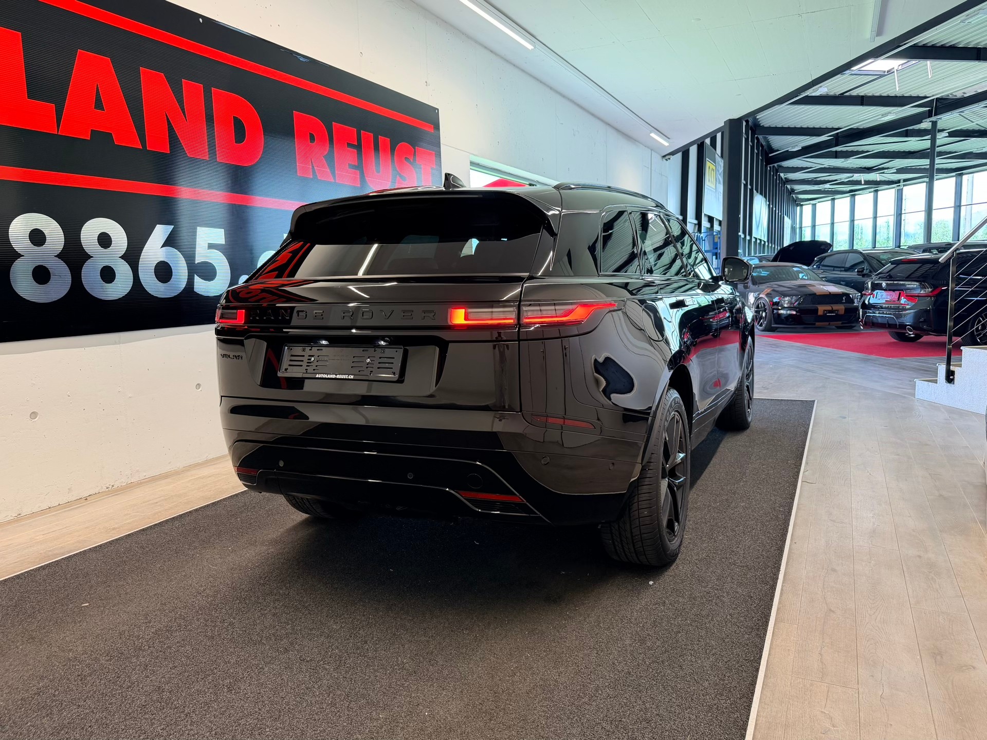 LAND ROVER Range Rover Velar Dynamic SE P 400 Automatic-image-5