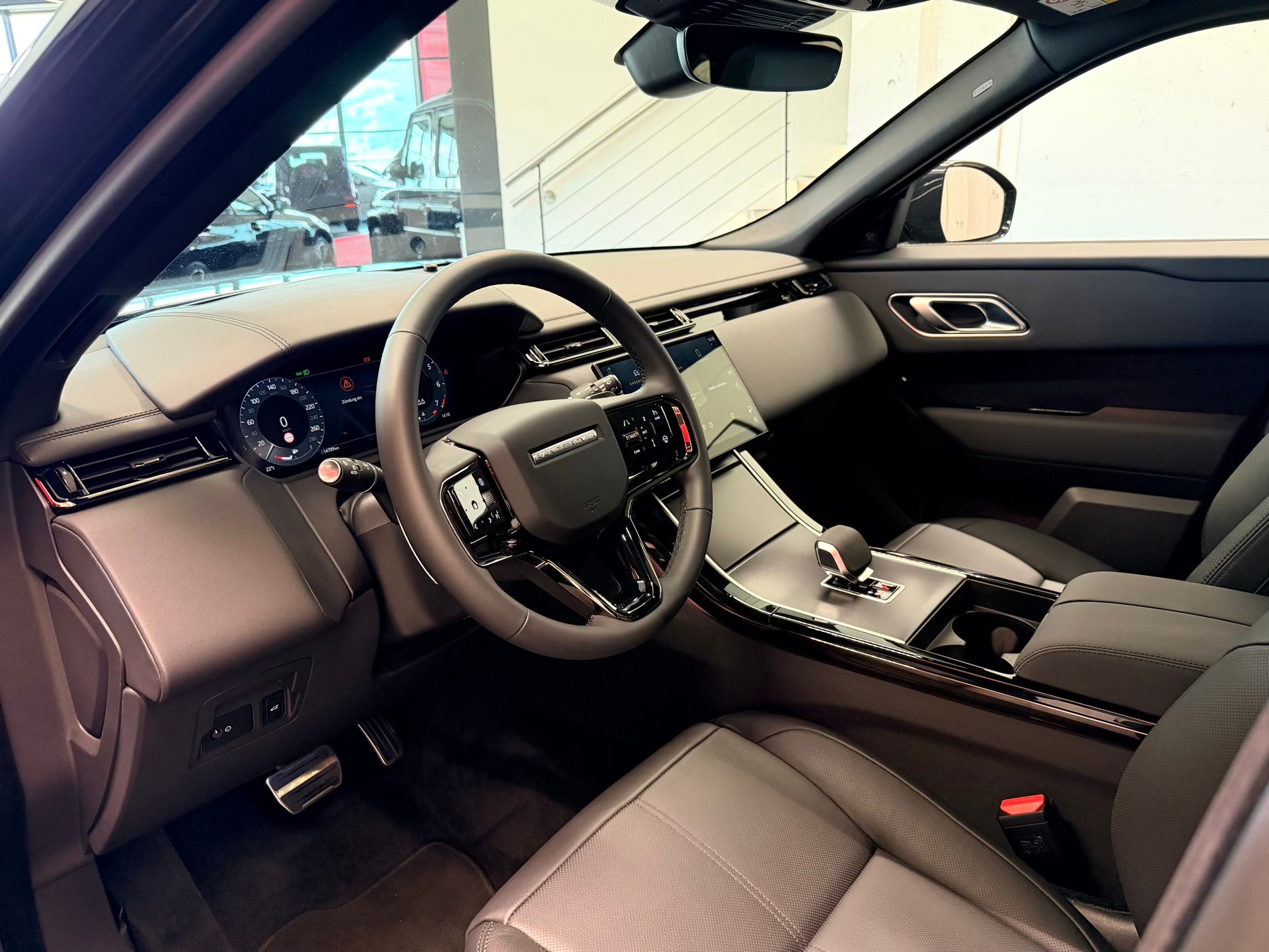LAND ROVER Range Rover Velar Dynamic SE P 400 Automatic-image-10