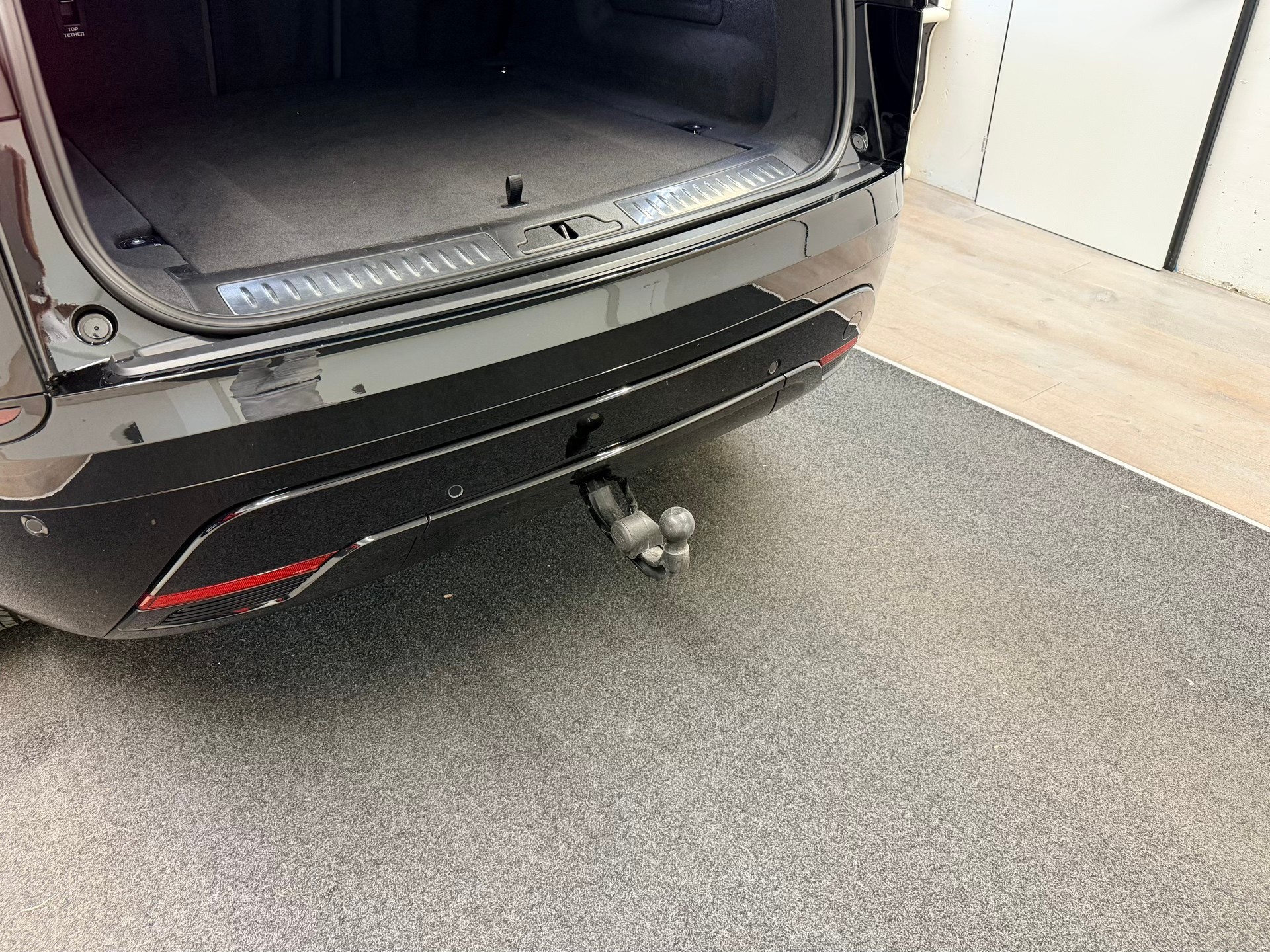 LAND ROVER Range Rover Velar Dynamic SE P 400 Automatic-image-9
