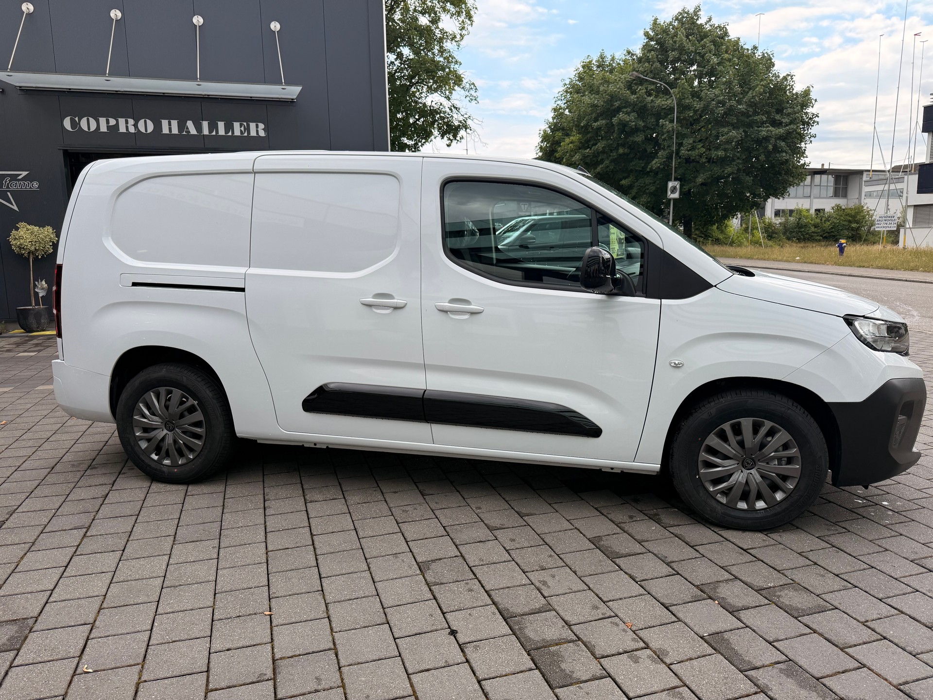 PEUGEOT Kasten Lang 50kWh-image-6
