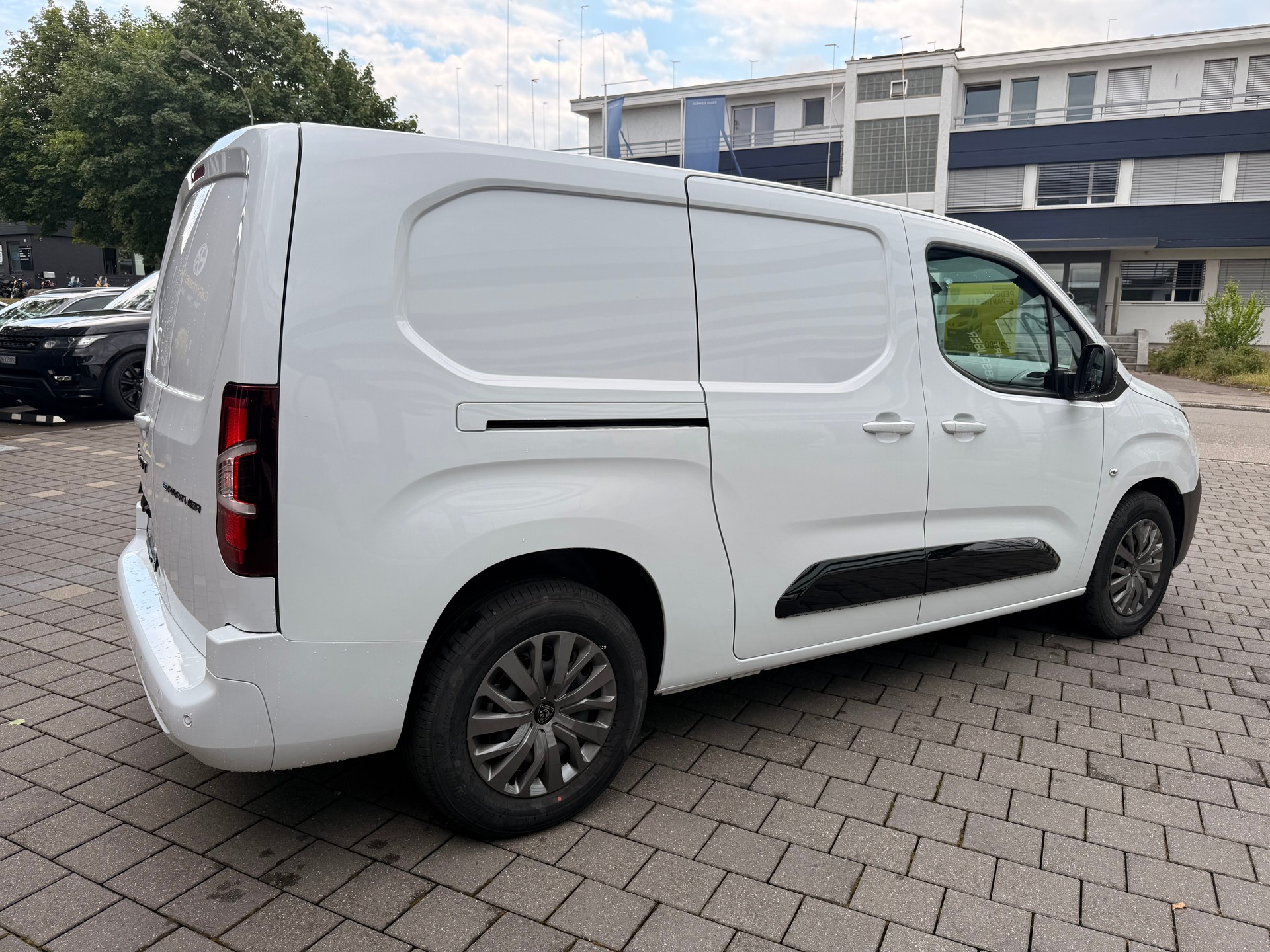 PEUGEOT Kasten Lang 50kWh-image-7