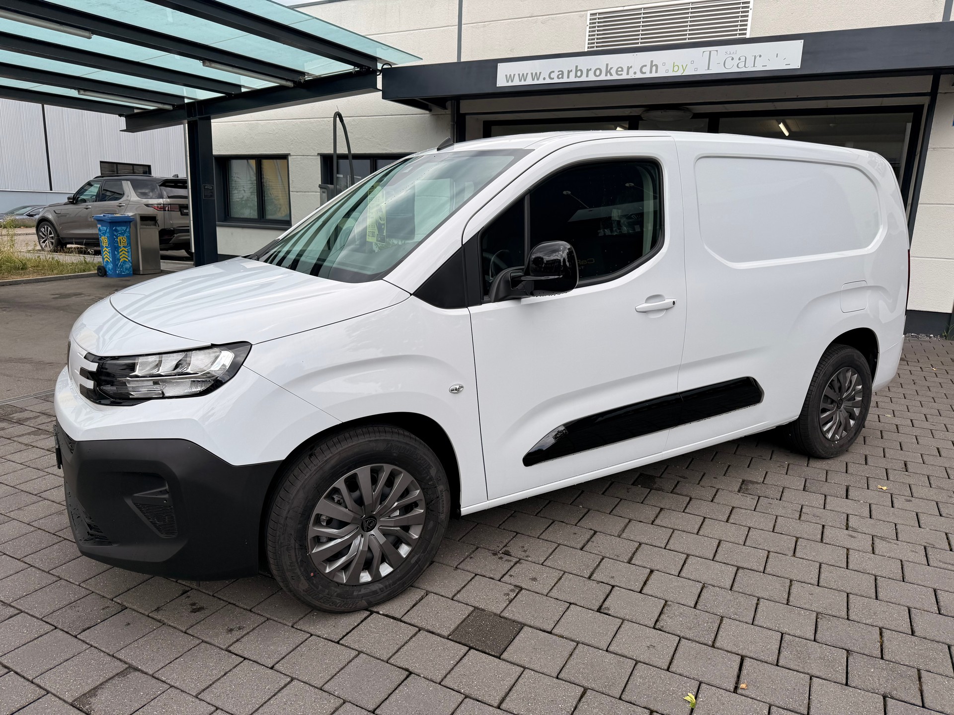 PEUGEOT Kasten Lang 50kWh-image-1