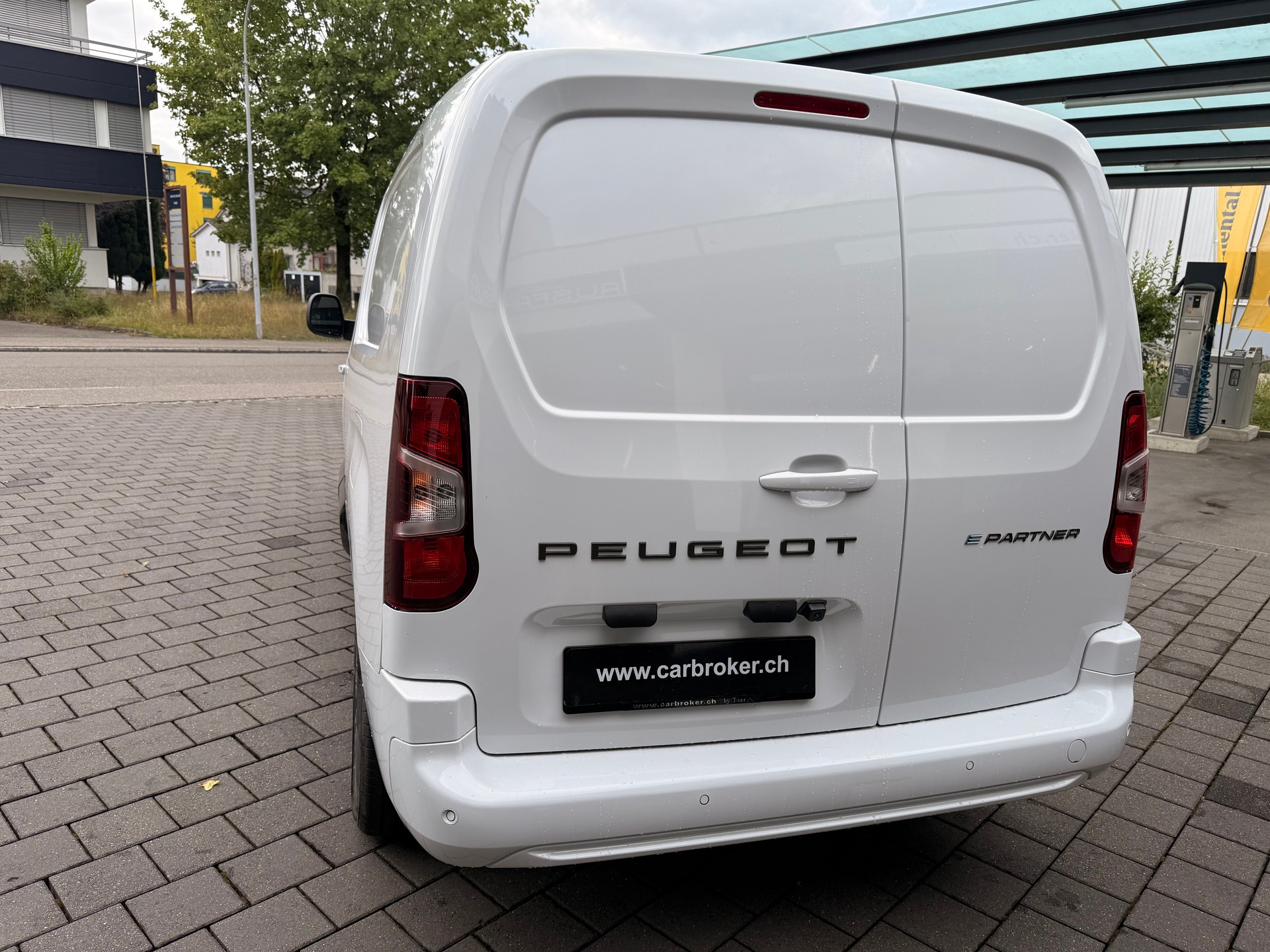 PEUGEOT Kasten Lang 50kWh-image-9