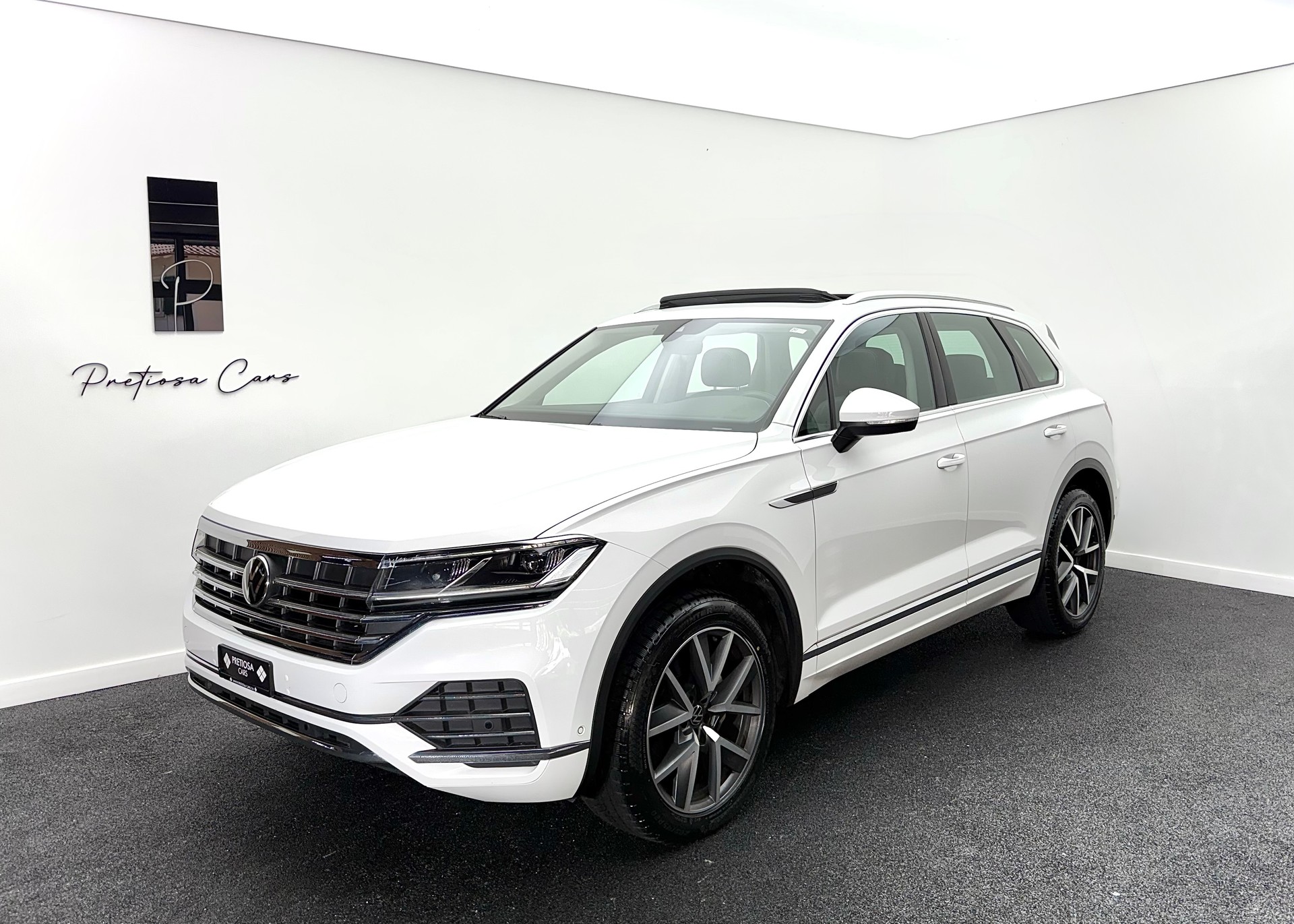 VW Touareg 3.0 TDI Elegance Tiptronic-showroom-element-1
