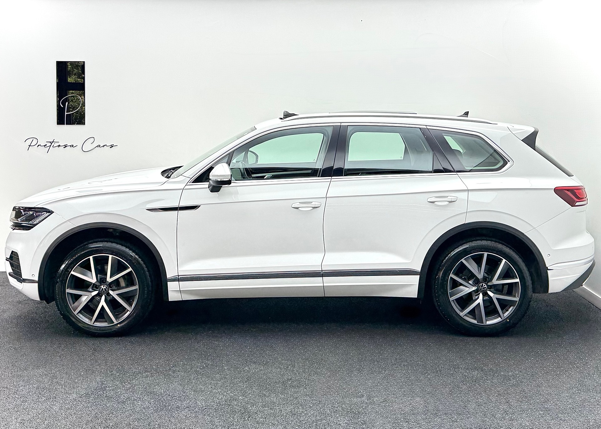 VW Touareg 3.0 TDI Elegance Tiptronic-showroom-element-3