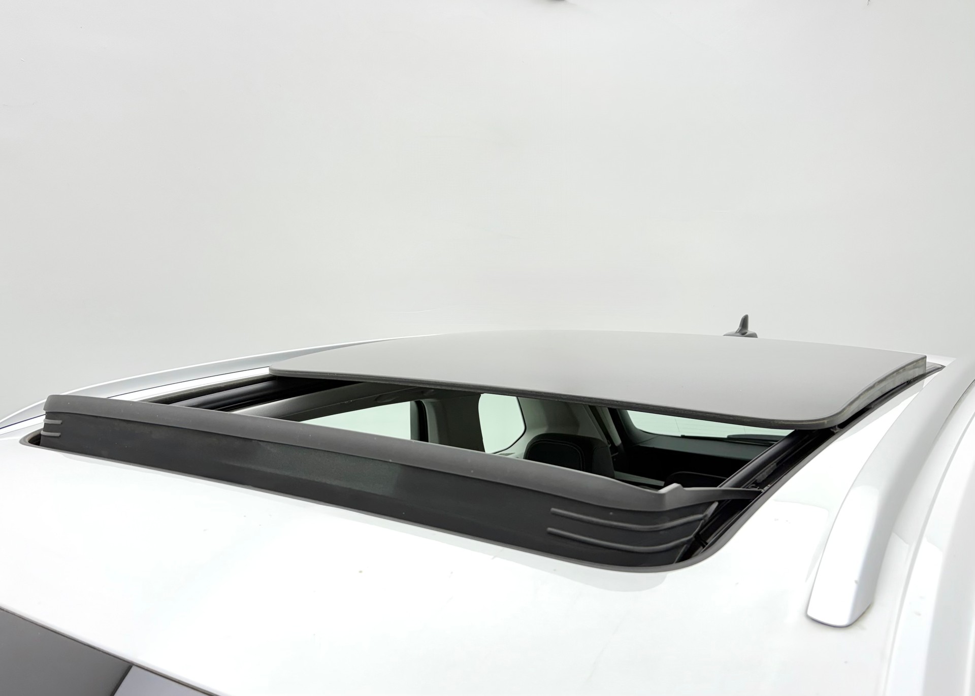 VW Touareg 3.0 TDI Elegance Tiptronic-image-16